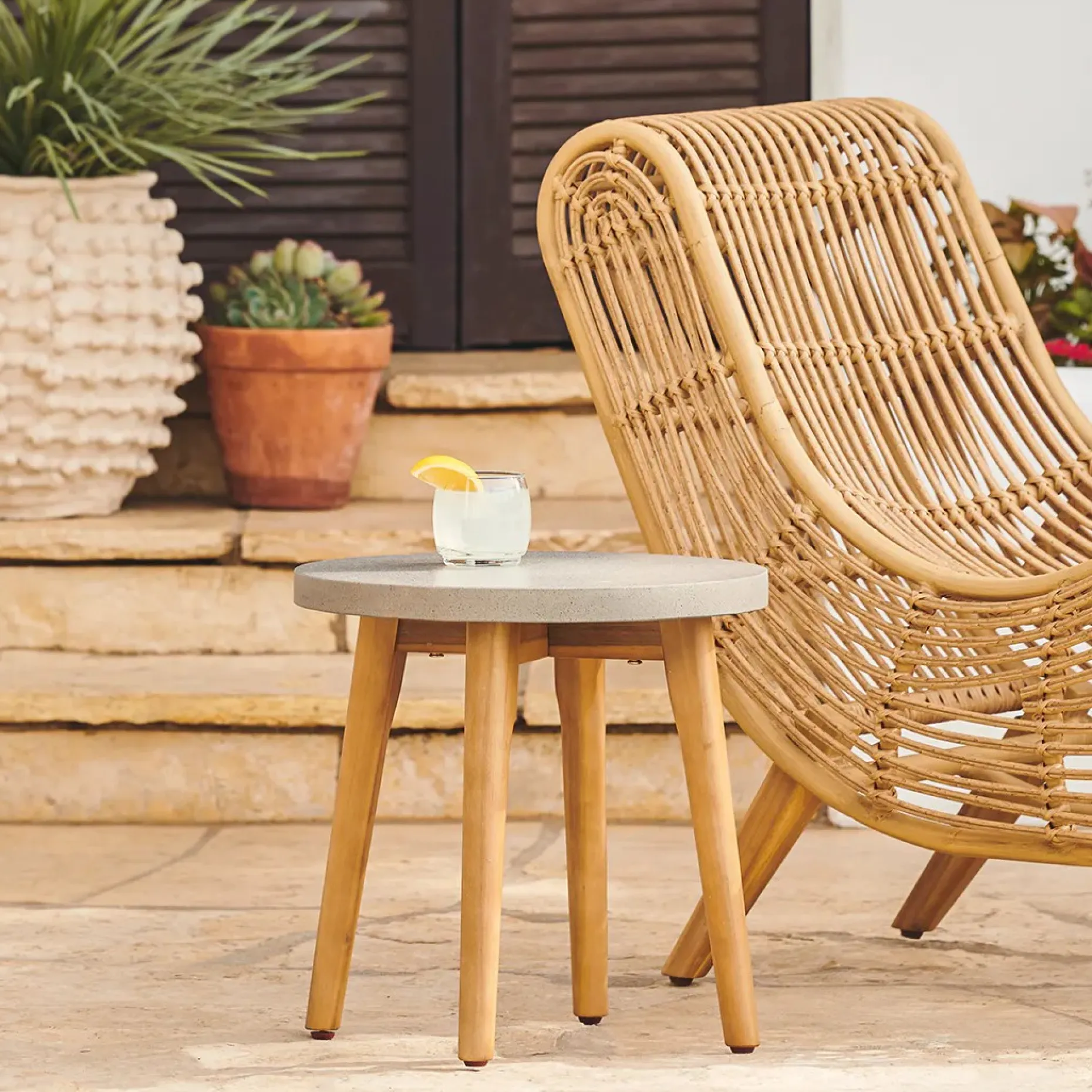 Atra Outdoor Side Table - Concrete