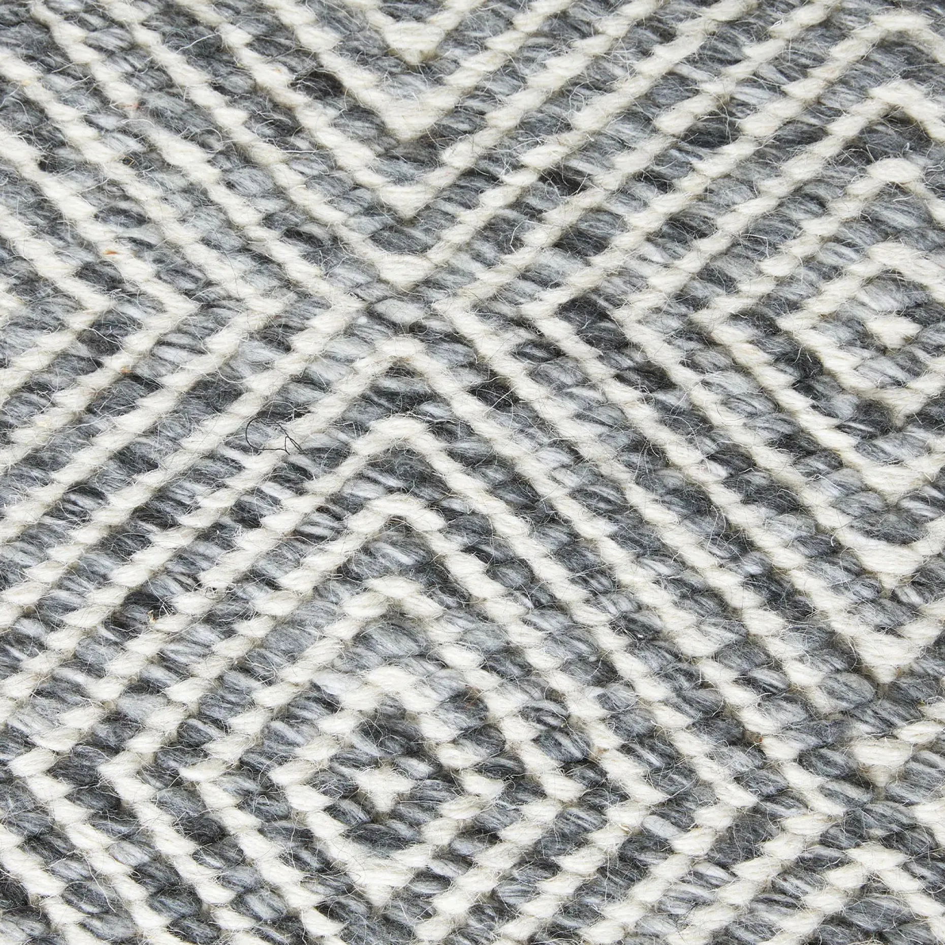 Bovi 6 x 9 Rug - Silver Gray