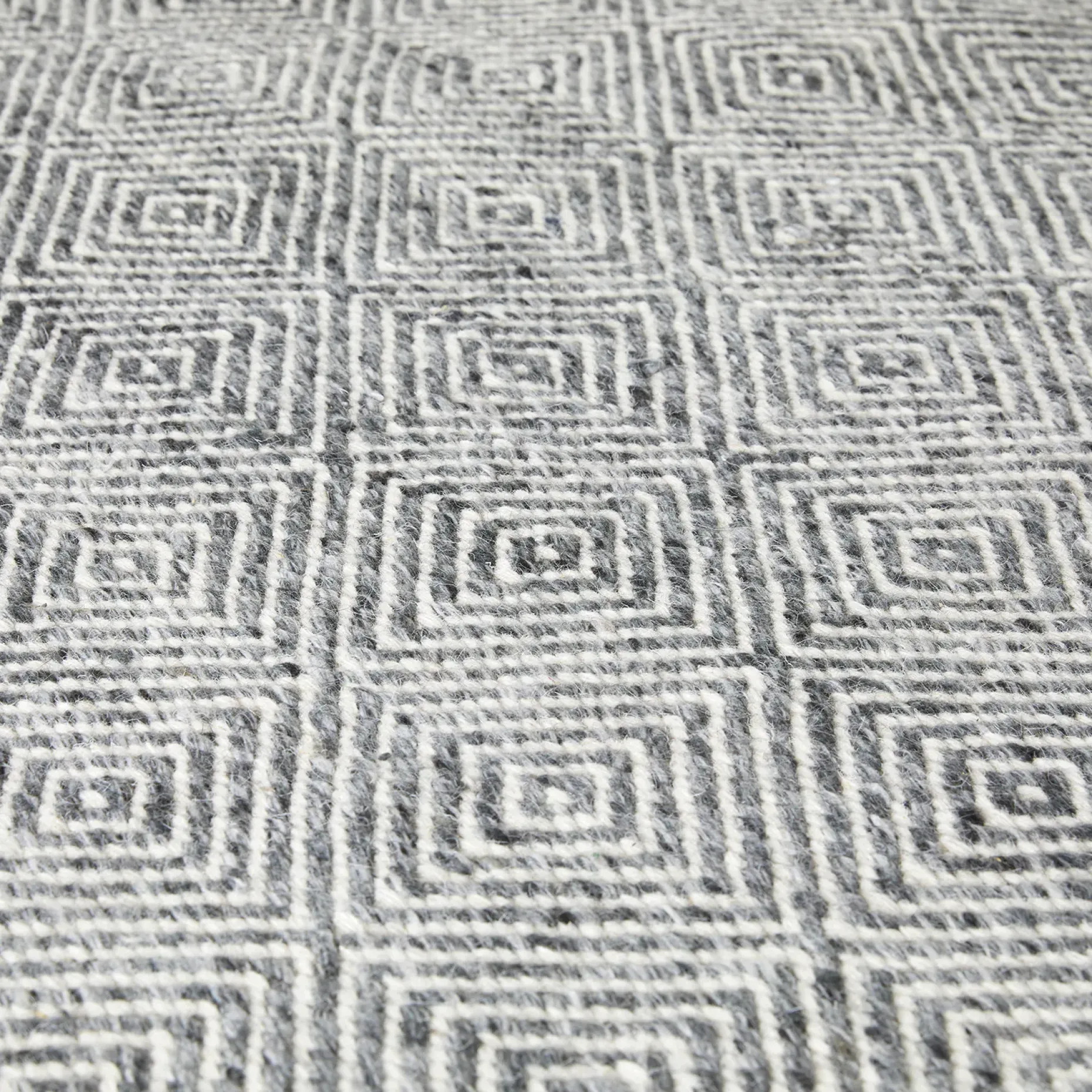 Bovi 8 x 10 Rug - Silver Gray