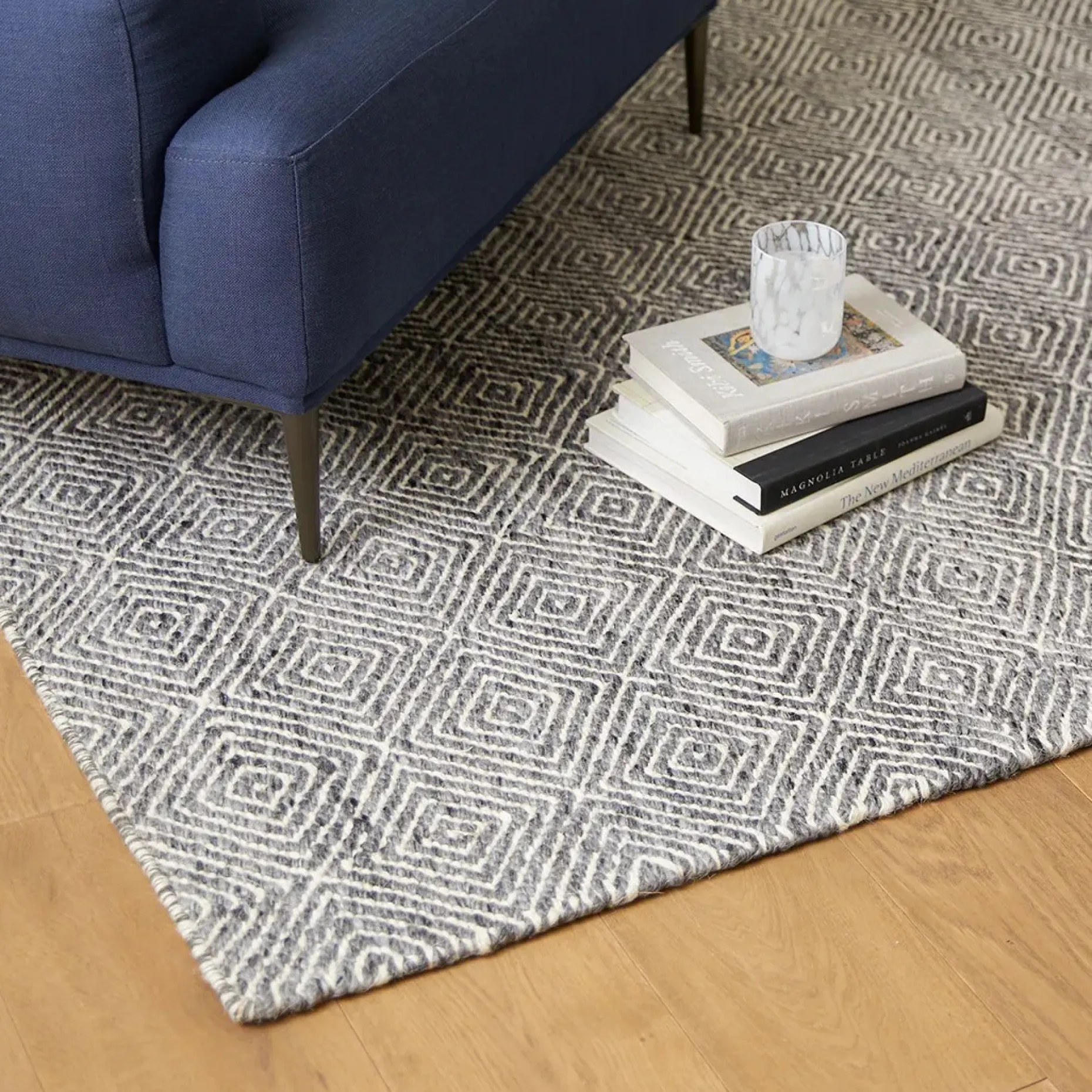 Bovi 8 x 10 Rug - Silver Gray