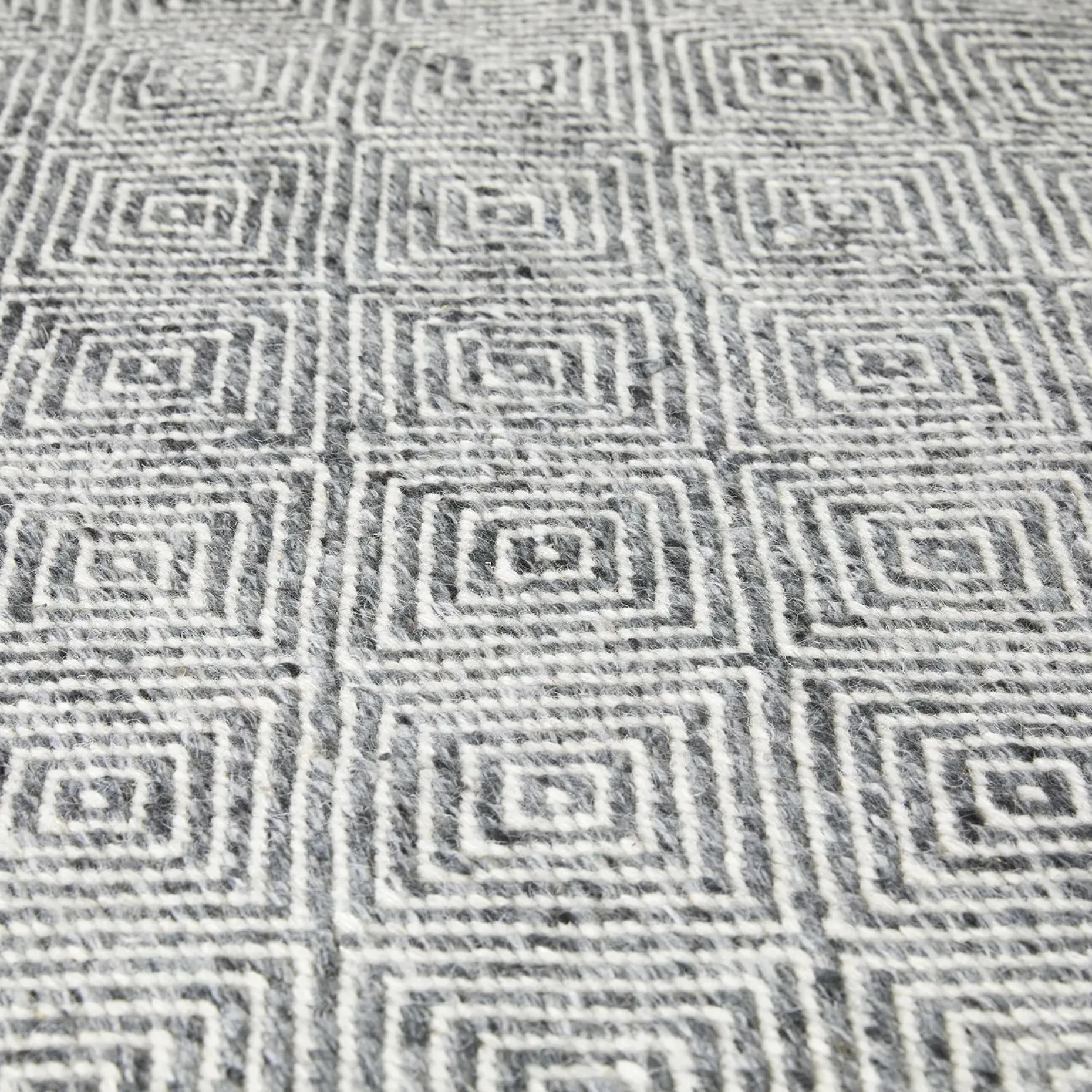 Bovi 9 x 12 Rug - Silver Gray