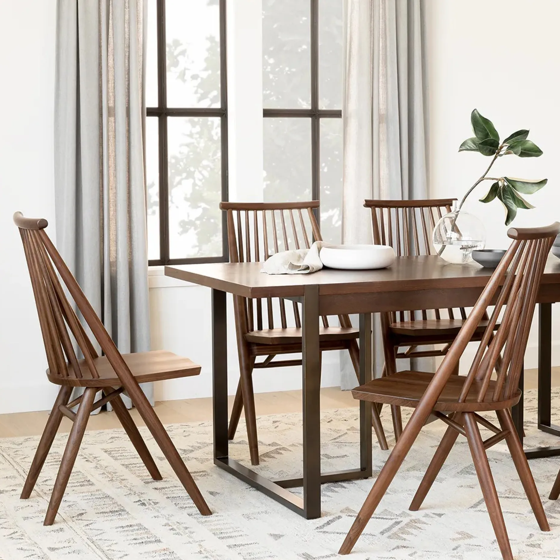 Dabo Dining Chair - Walnut