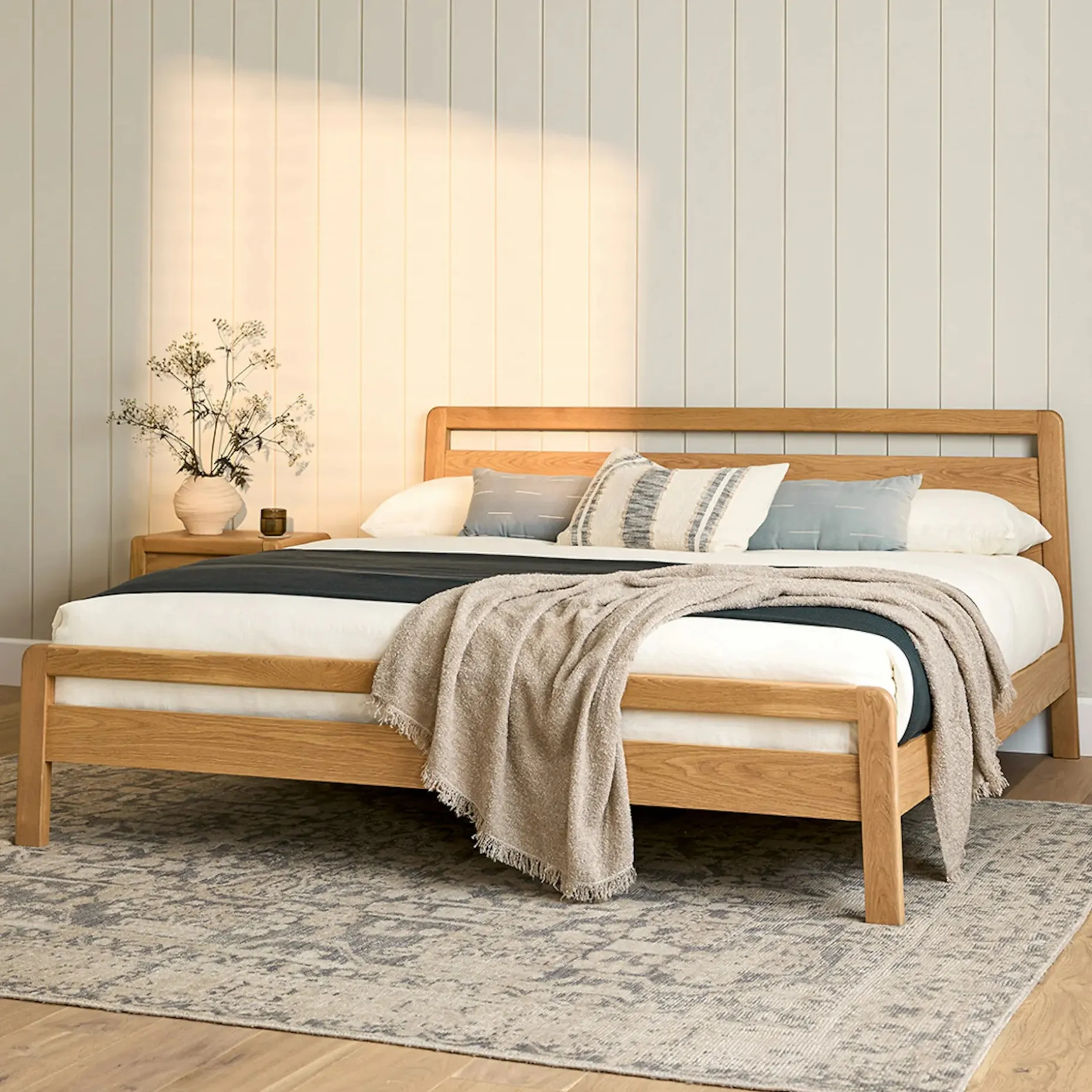Dalsa King Bed - Natural Oak