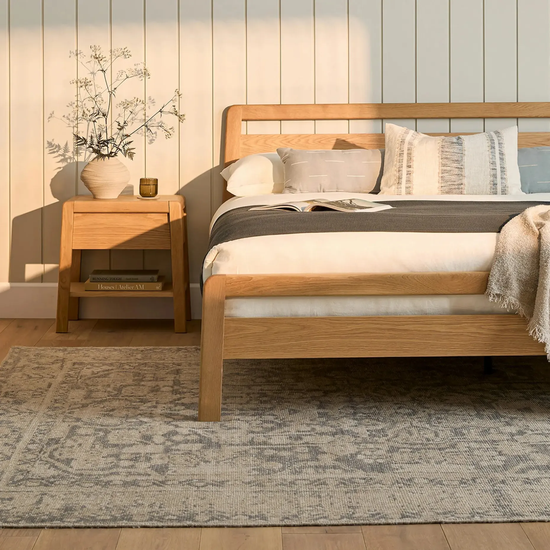 Dalsa King Bed - Natural Oak