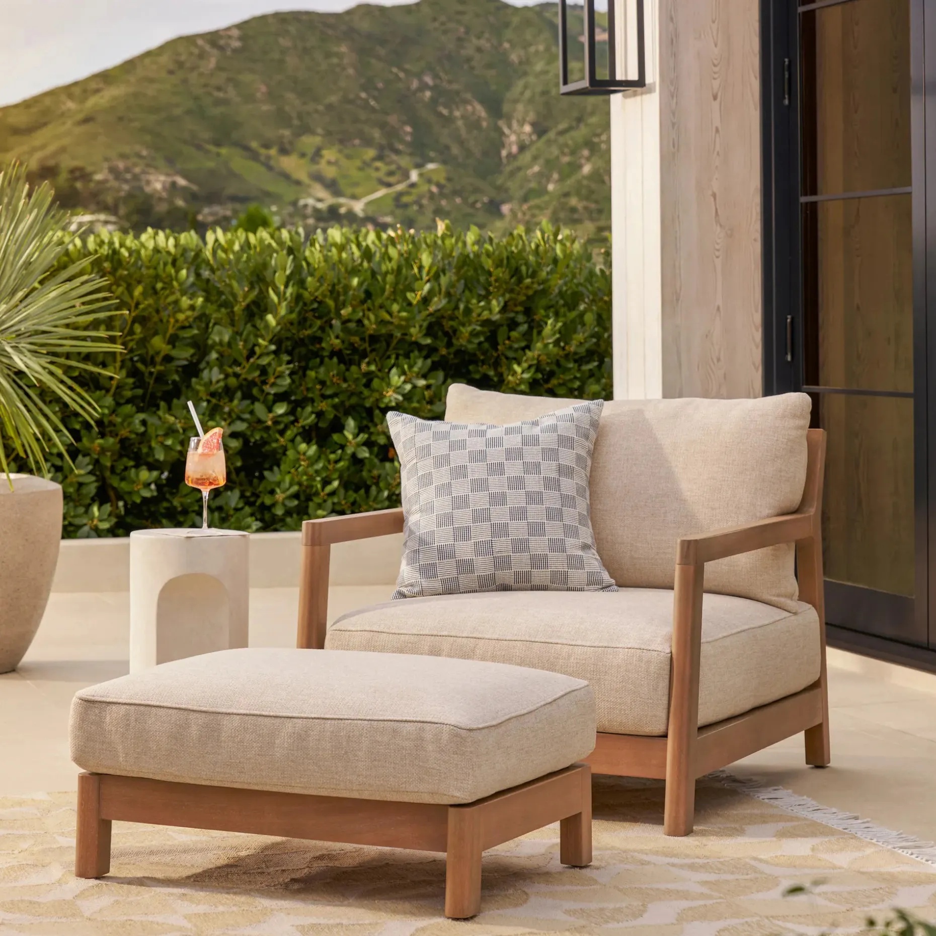 Elise 31" Outdoor Ottoman - Basket Beige