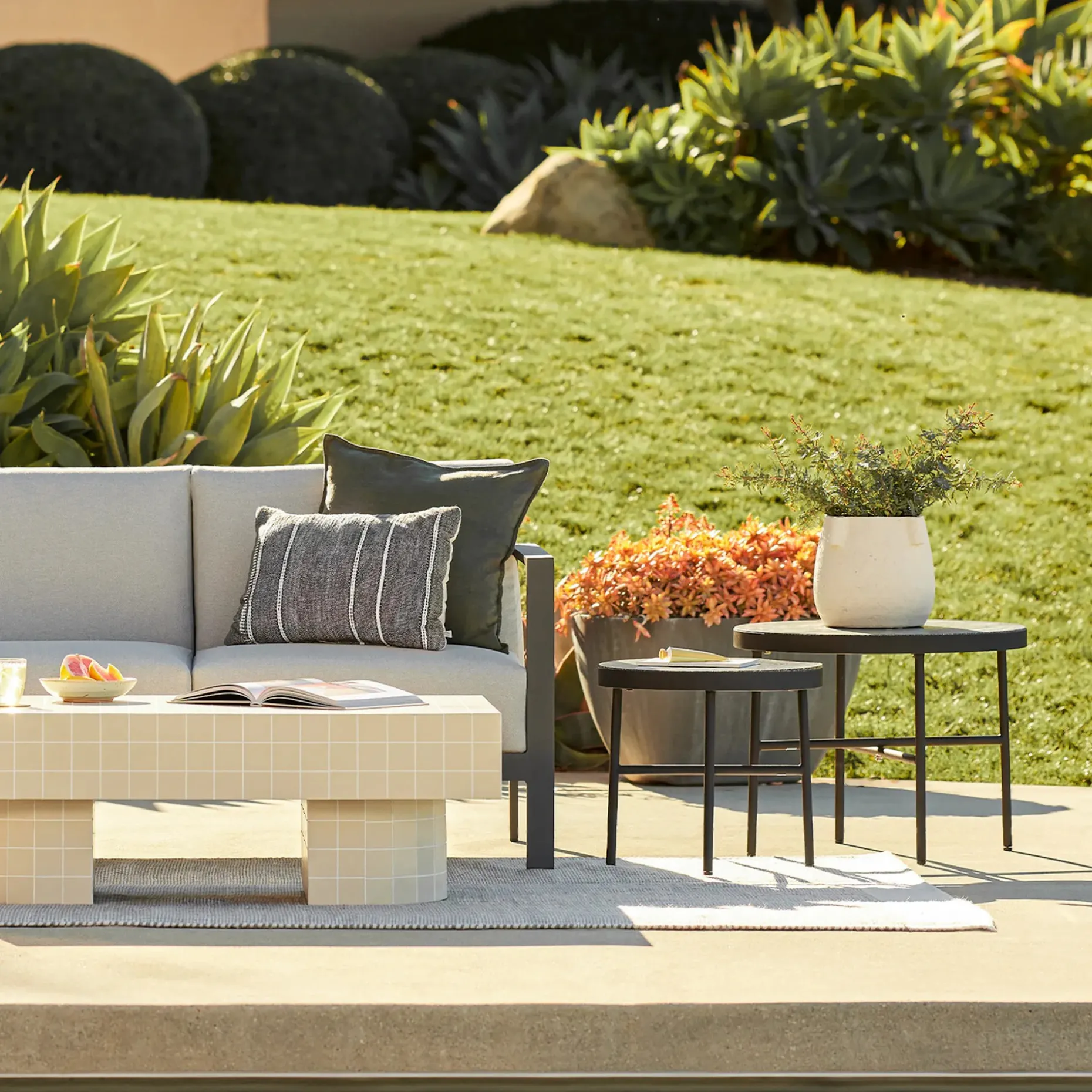 Gera Outdoor Side Table Set - Black Granite