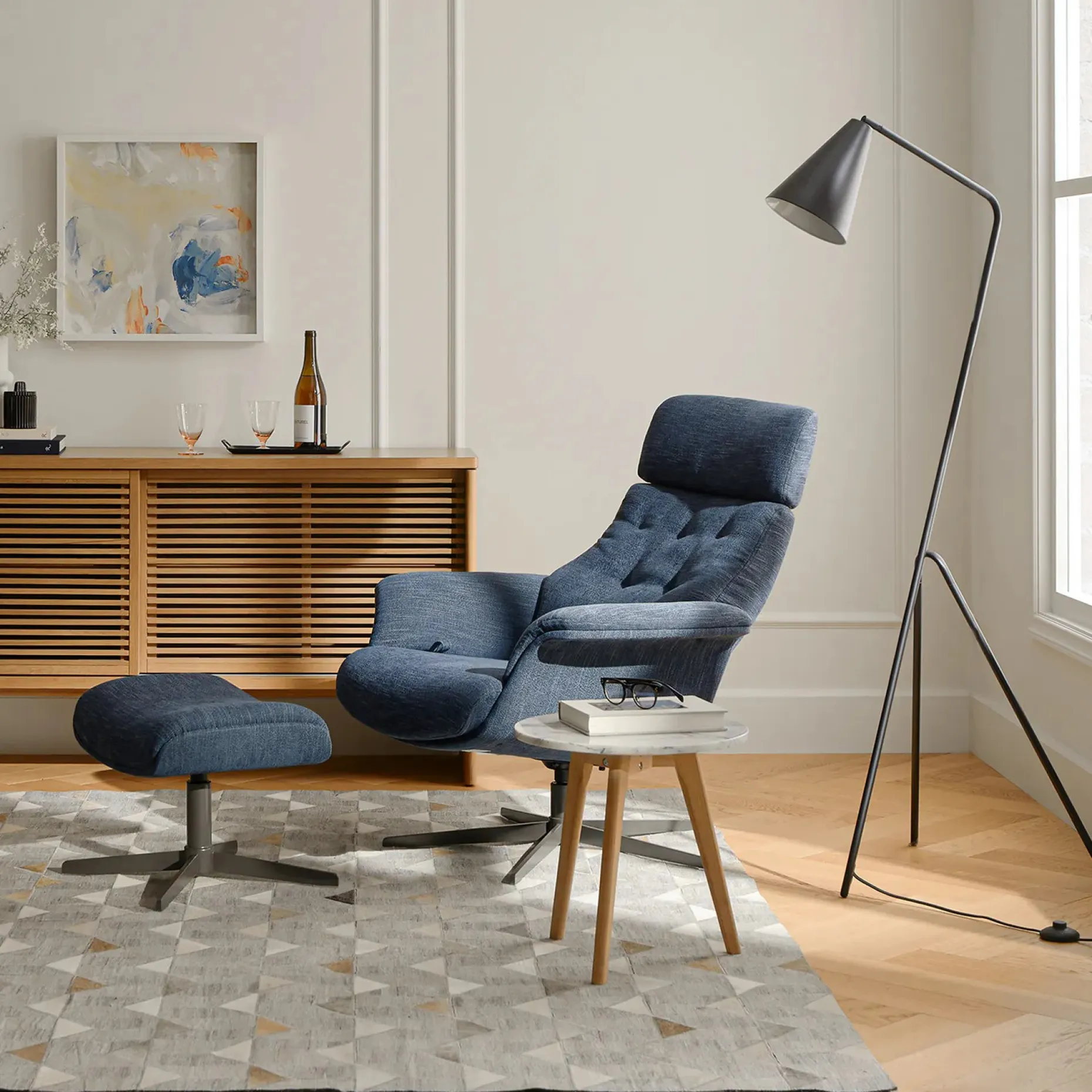 Gira Floor Lamp - Matte Black