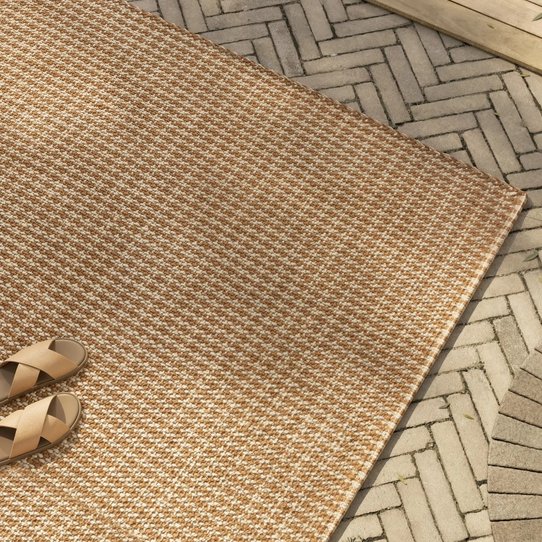 Hundur 9 x 12 Indoor/Outdoor Rug - Houndstooth