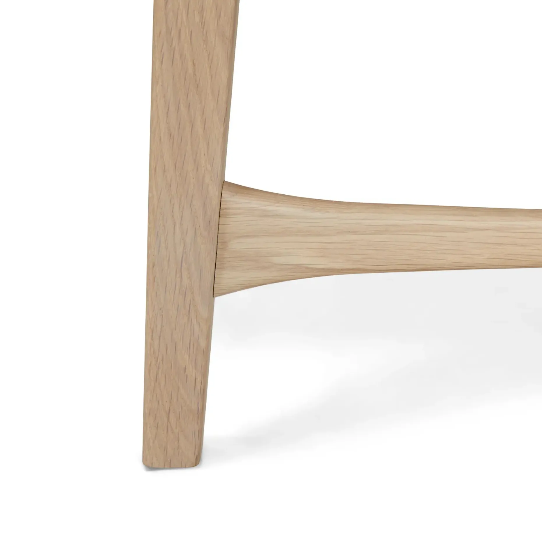 Krossa 58.5" Desk - White Oak