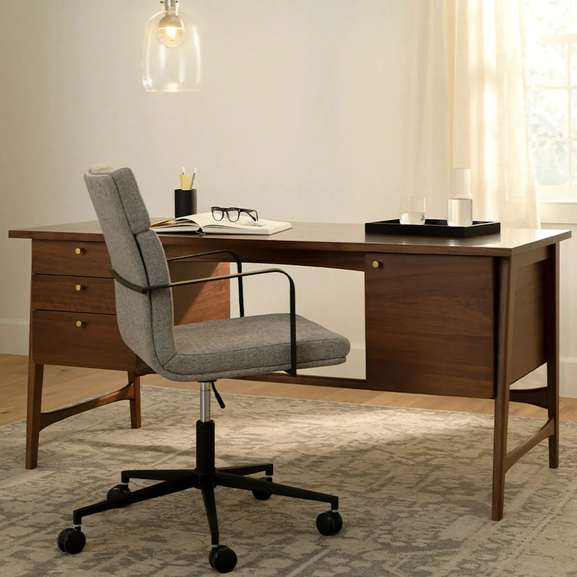 Krossa 65" Executive Desk - Walnut