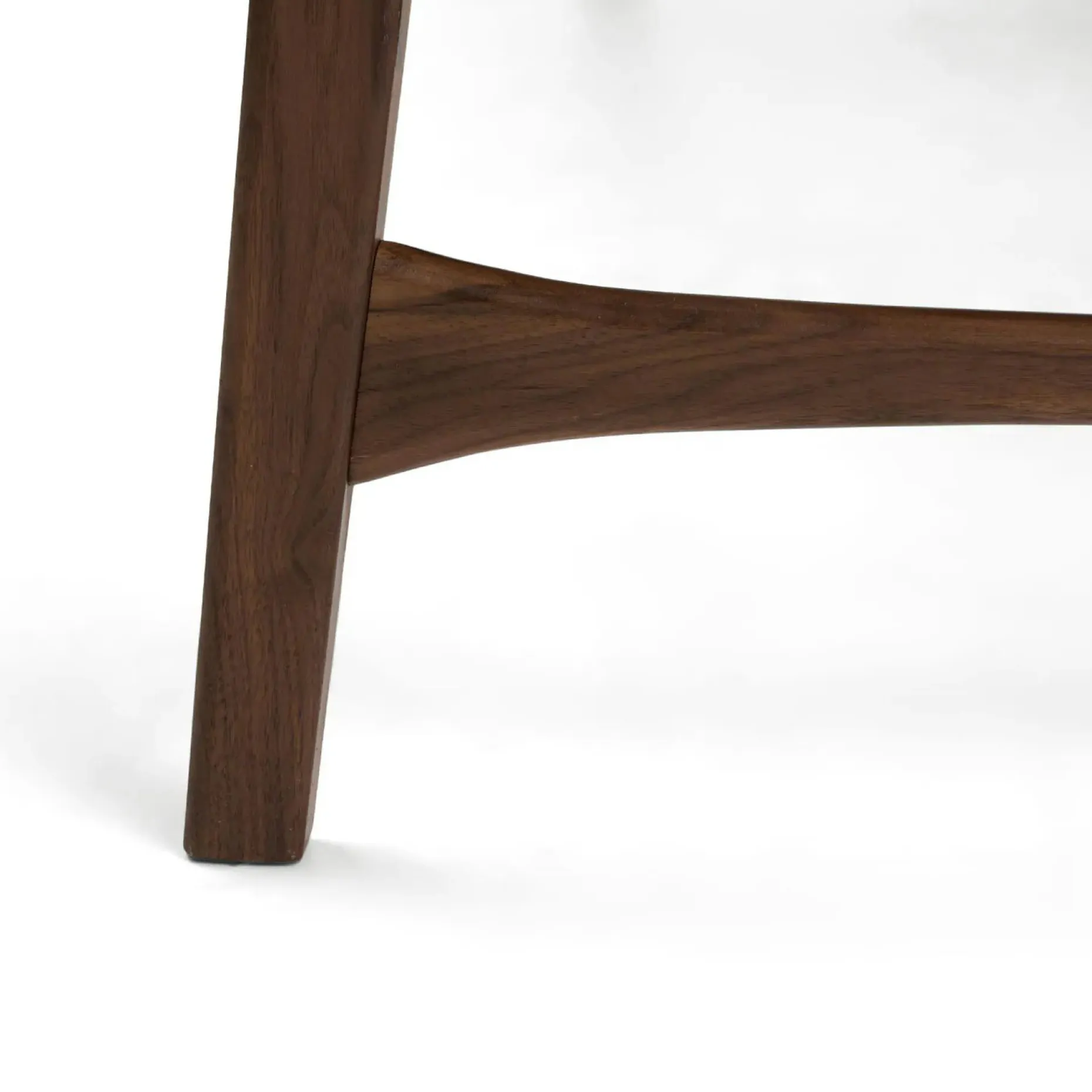 Krossa 65" Executive Desk - Walnut