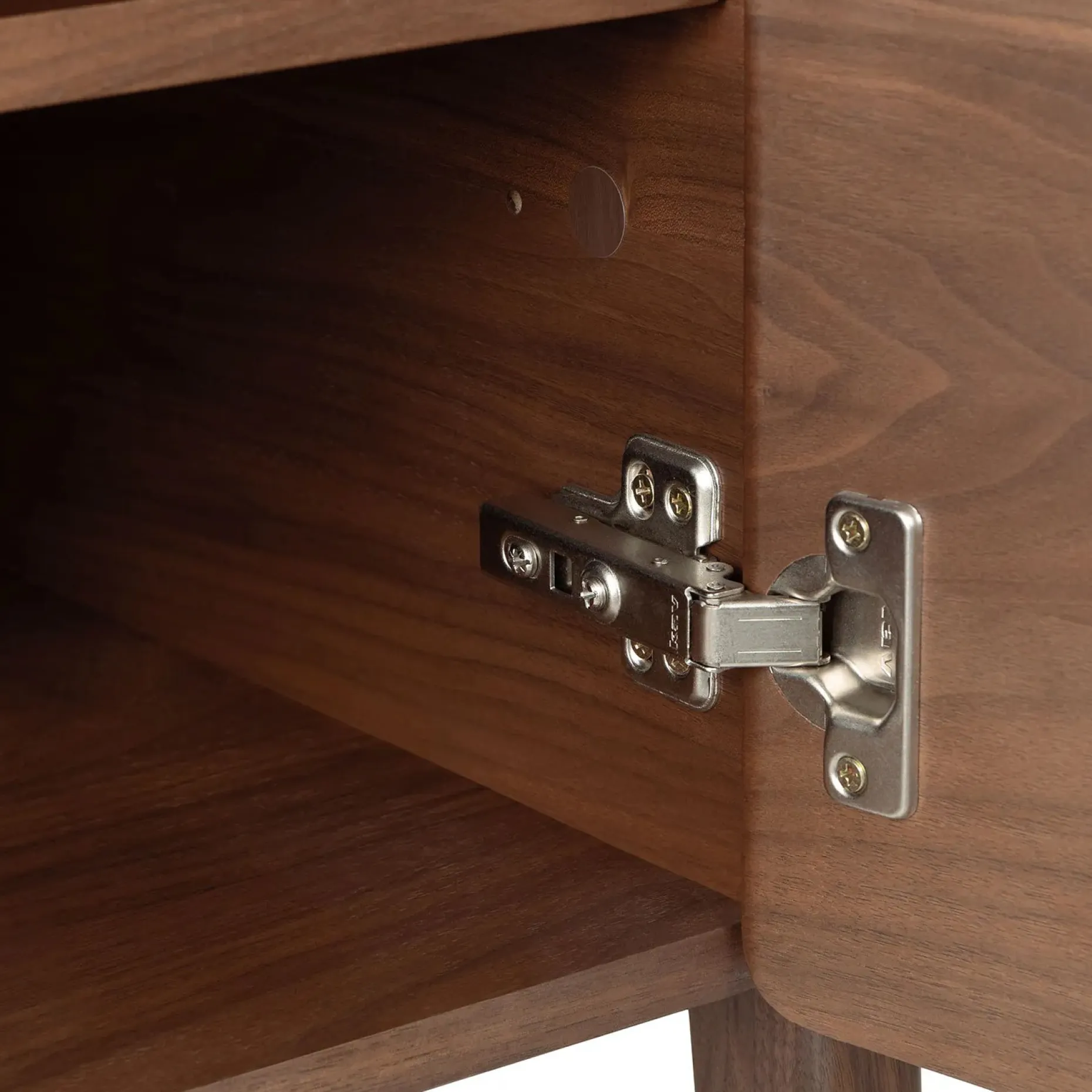 Krossa 65" Executive Desk - Walnut
