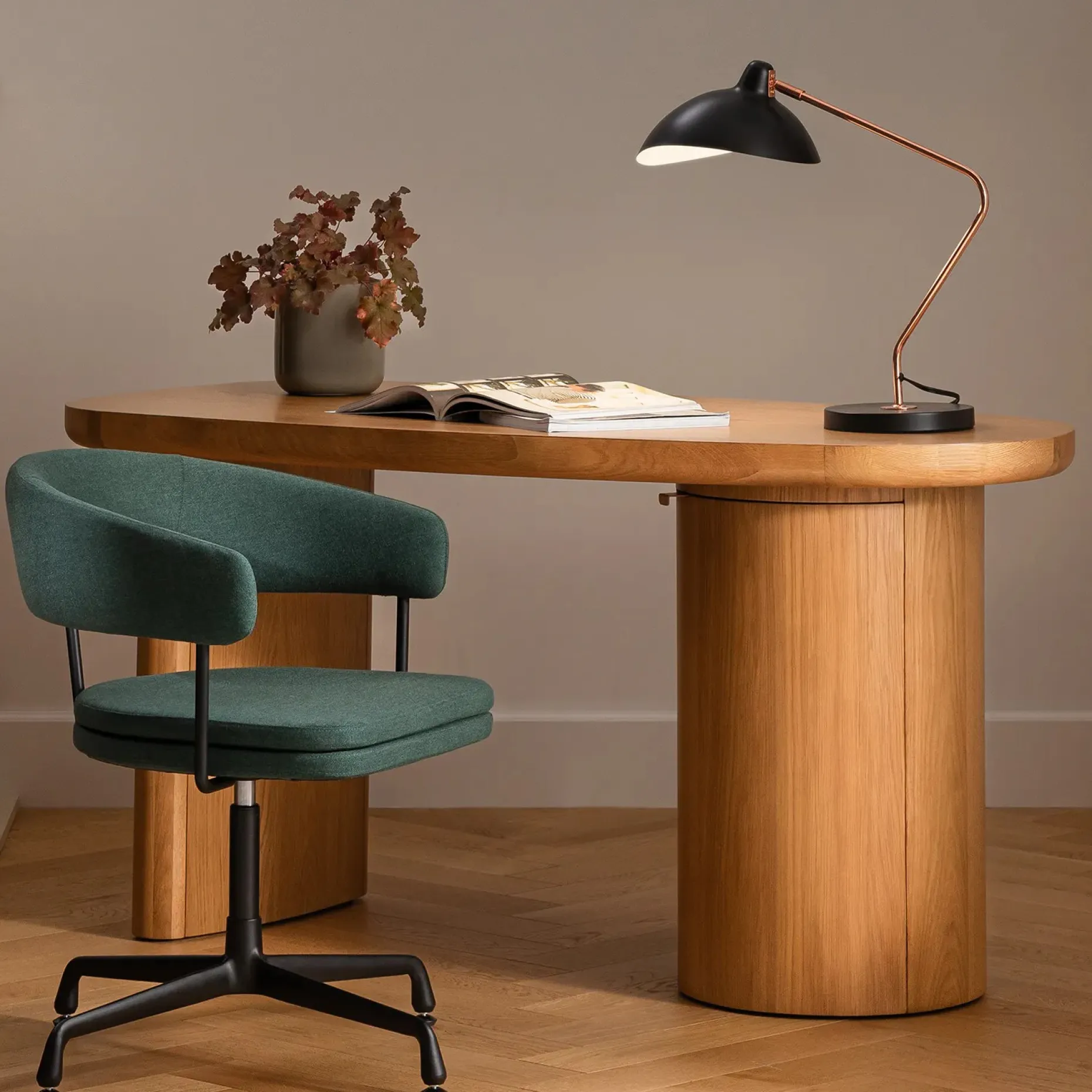 Leap Table Lamp - Black