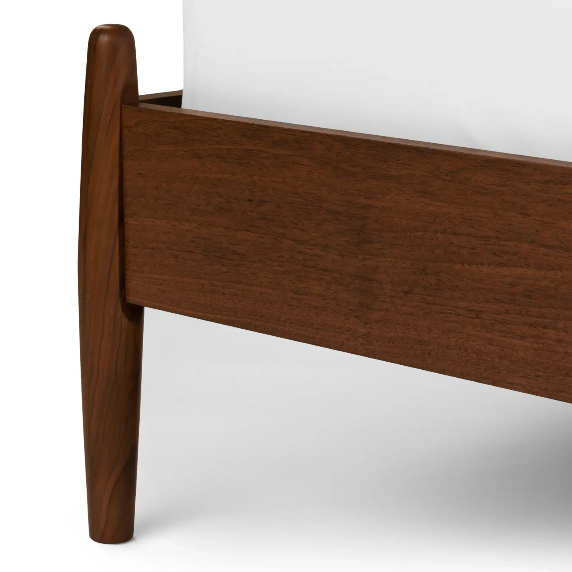 Lenia Queen Panel Bed - Walnut