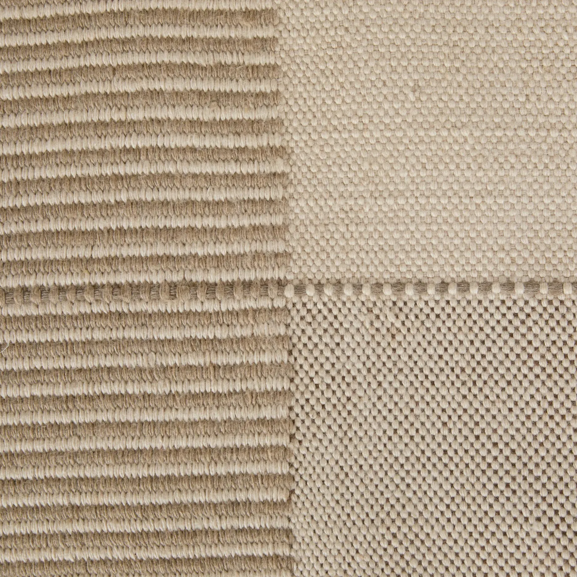 Lyla 8 x 10 Indoor/Outdoor Rug - Desert Beige