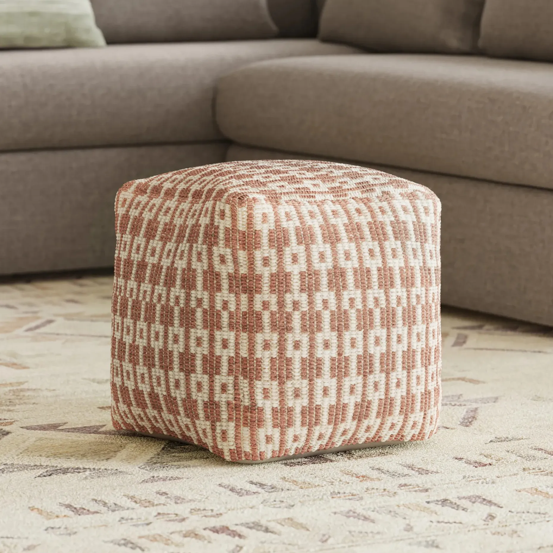 Mia 18" Pouf - Antique Rose