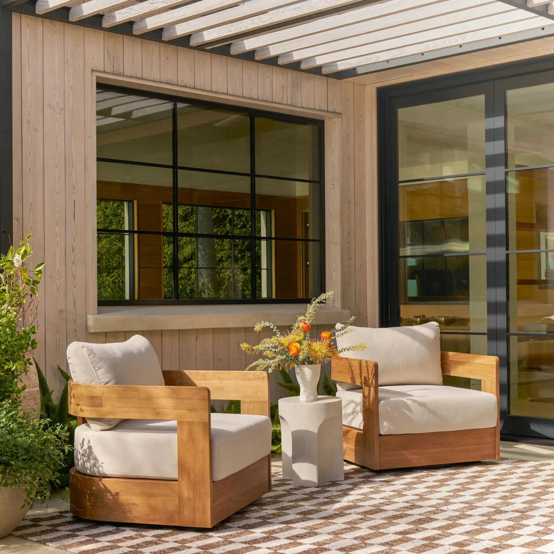 Mira 8 x 10 Indoor/Outdoor Rug - Checkered Brown