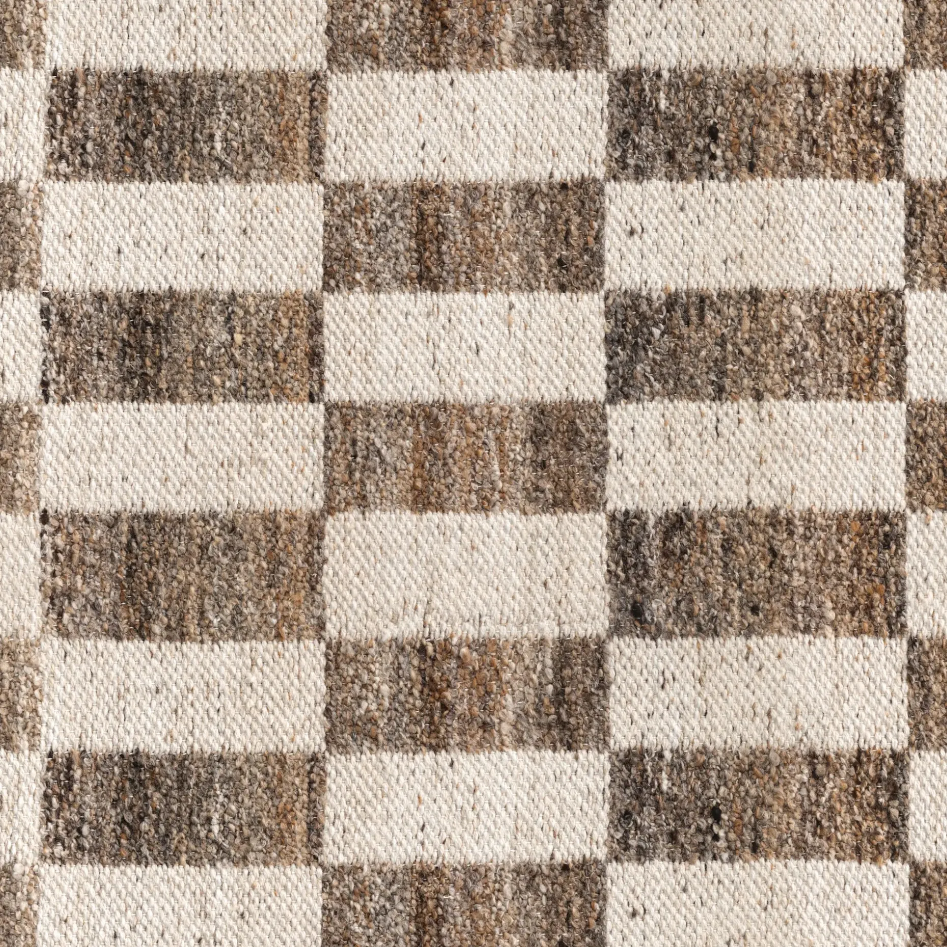 Mira 5 x 8 Indoor/Outdoor Rug - Checkered Brown