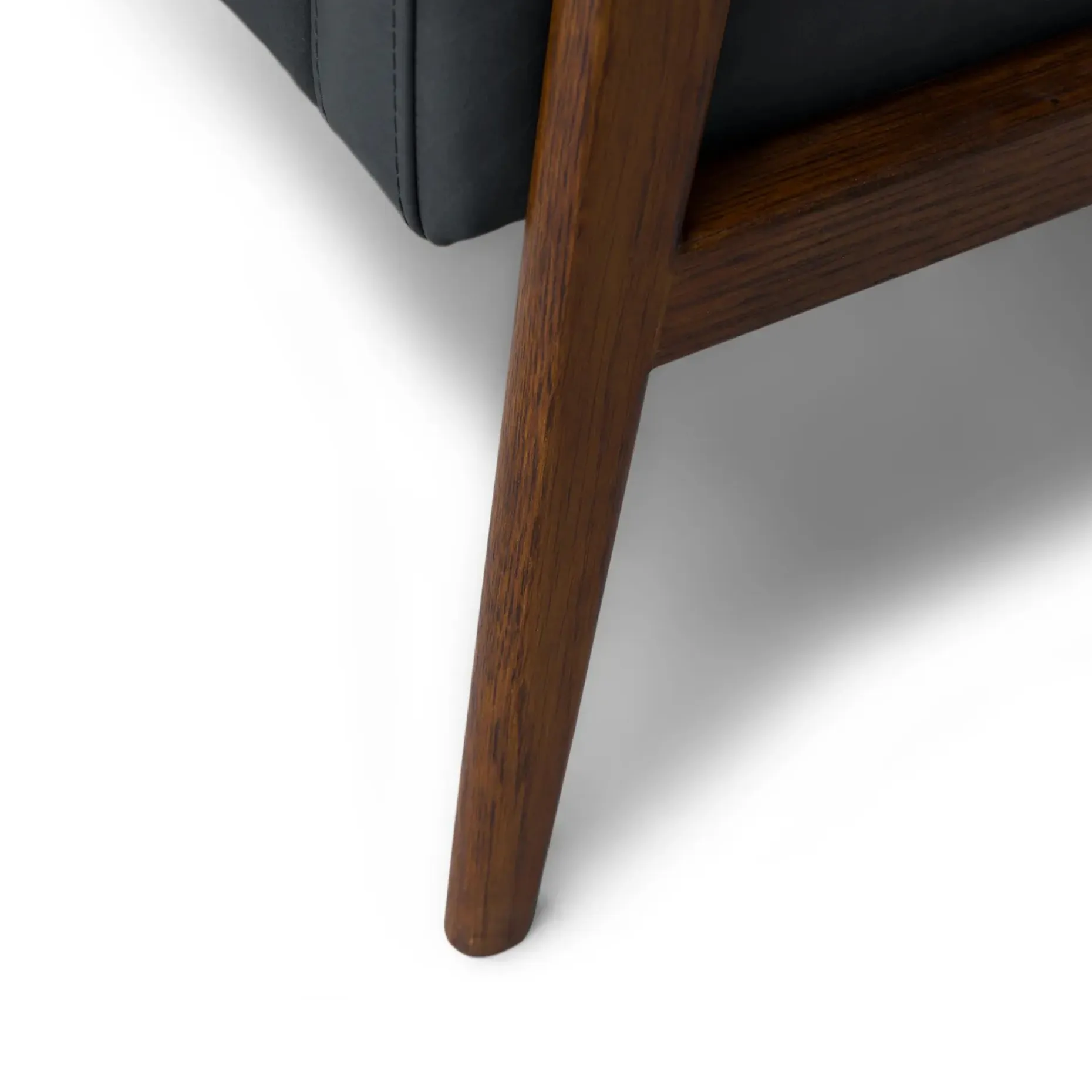 Nord 29" Leather Lounge Chair - Charme Black