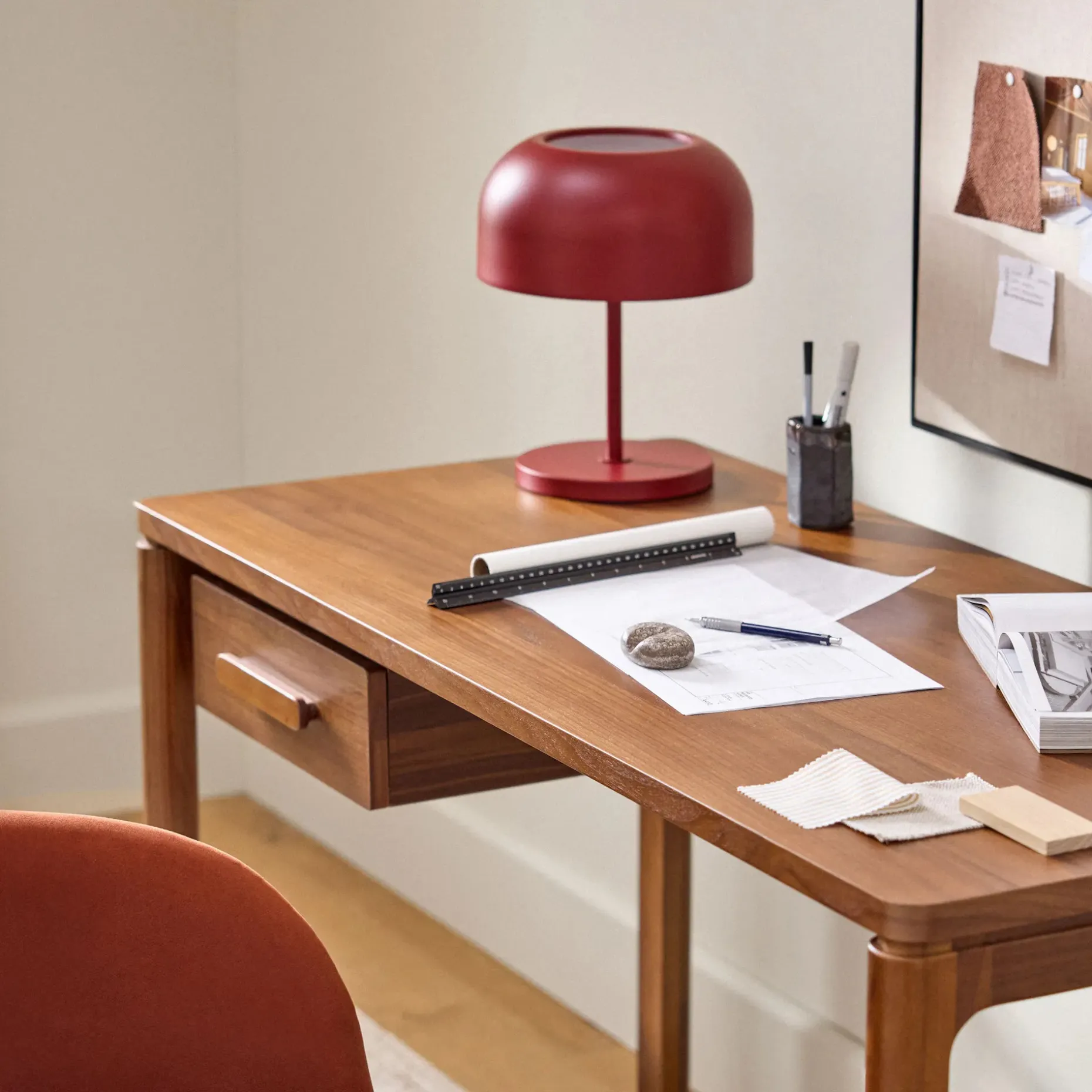 Oslo Table Lamp - Oxblood