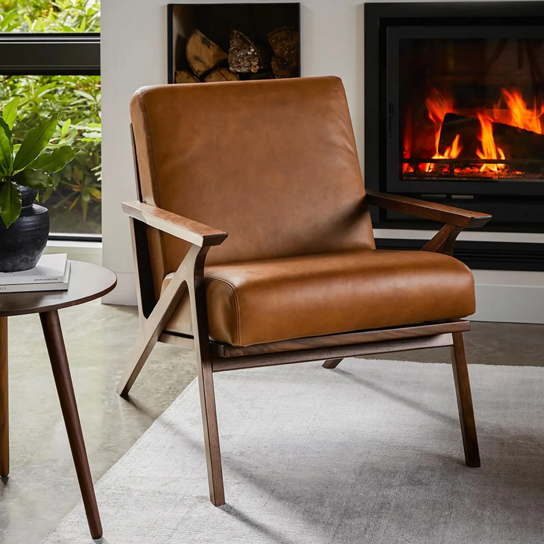 Otio 26" Leather Lounge Chair - Walnut and Toscana Tan