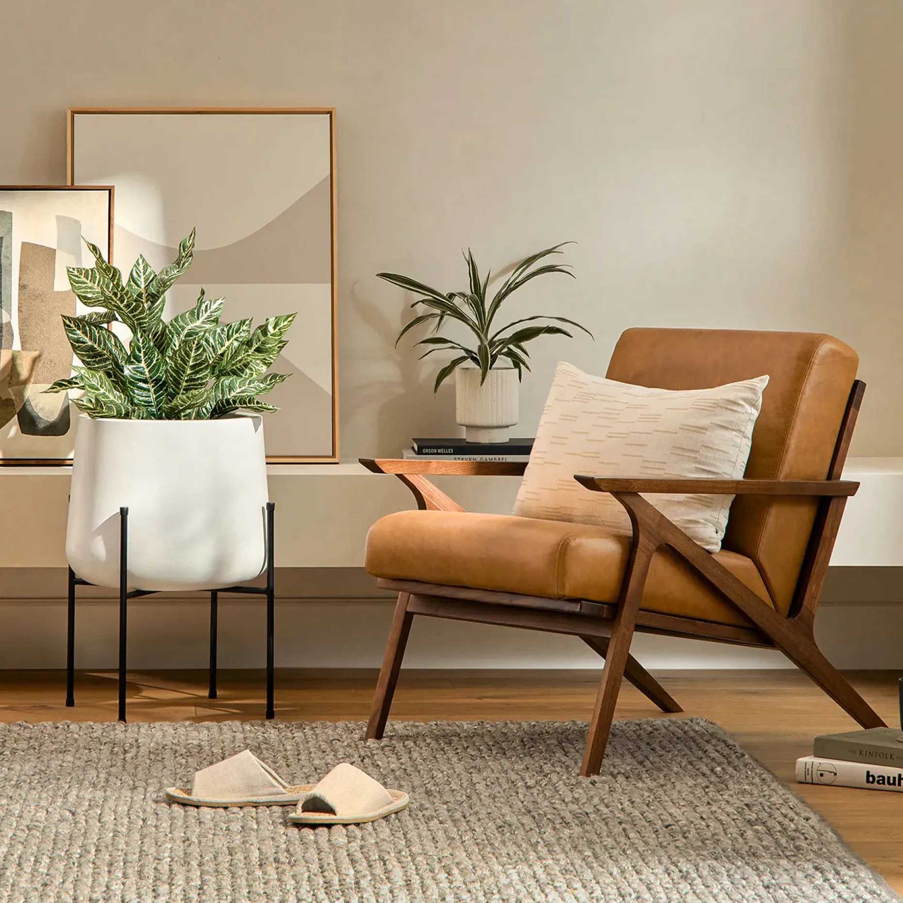 Otio 26" Leather Lounge Chair - Walnut and Toscana Tan