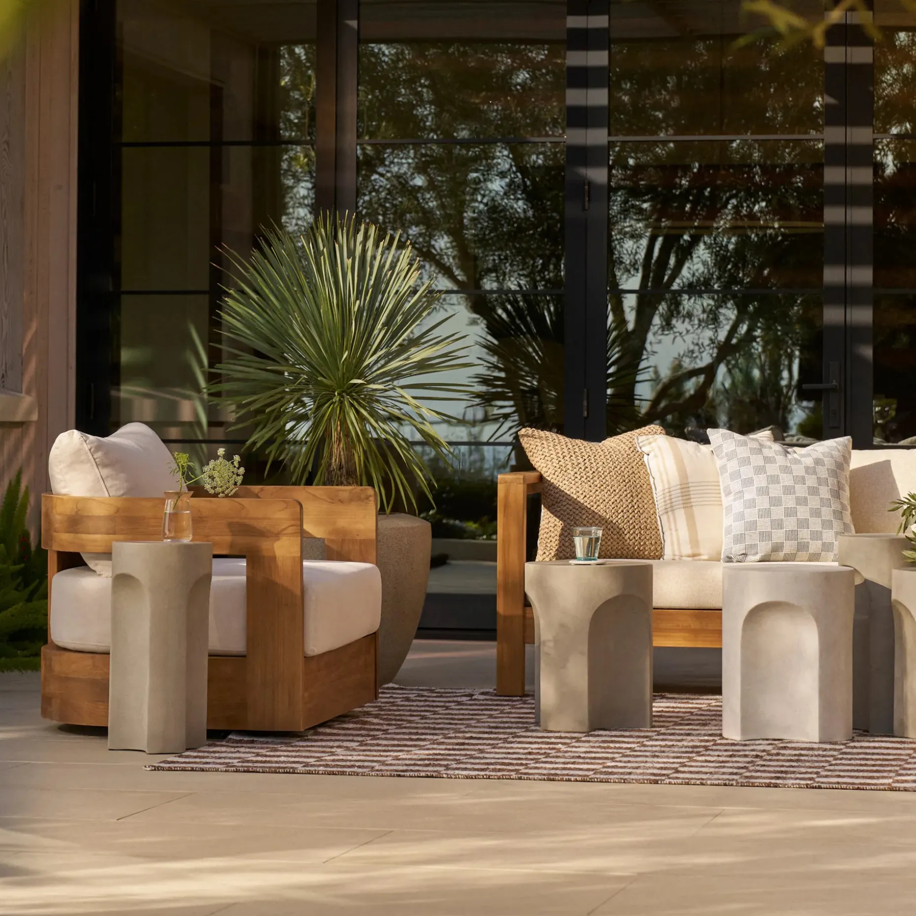 Pilou 32.75" Outdoor Swivel Chair - Dravite Ivory