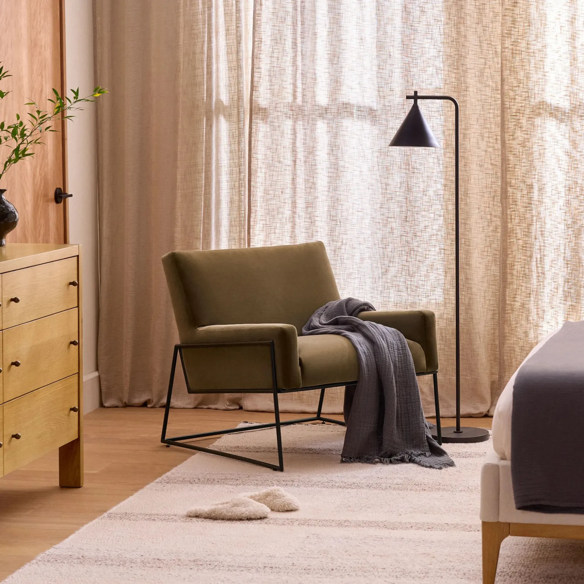 Regis 33" Velvet Lounge Chair - Juniper Green