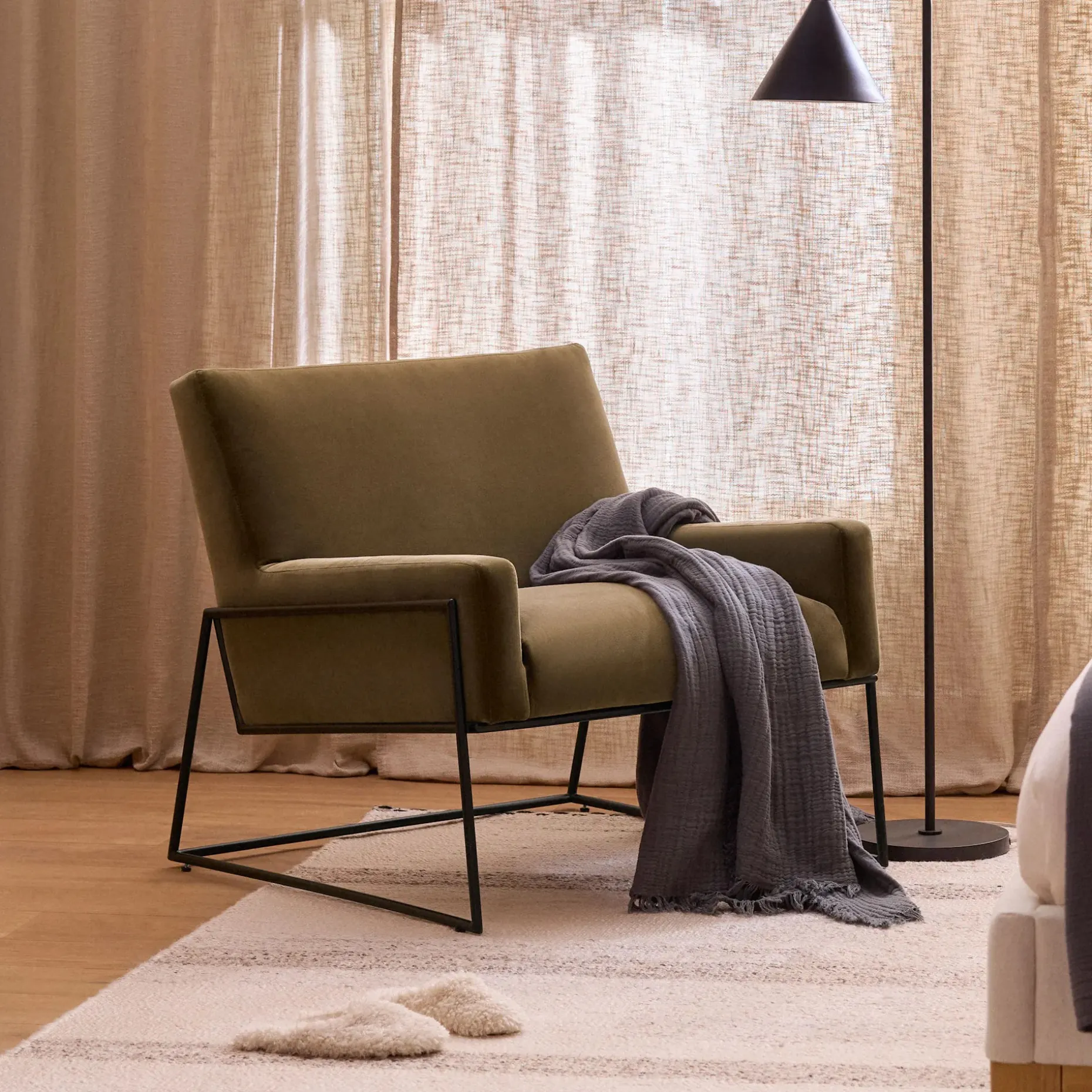 Regis 33" Velvet Lounge Chair - Juniper Green