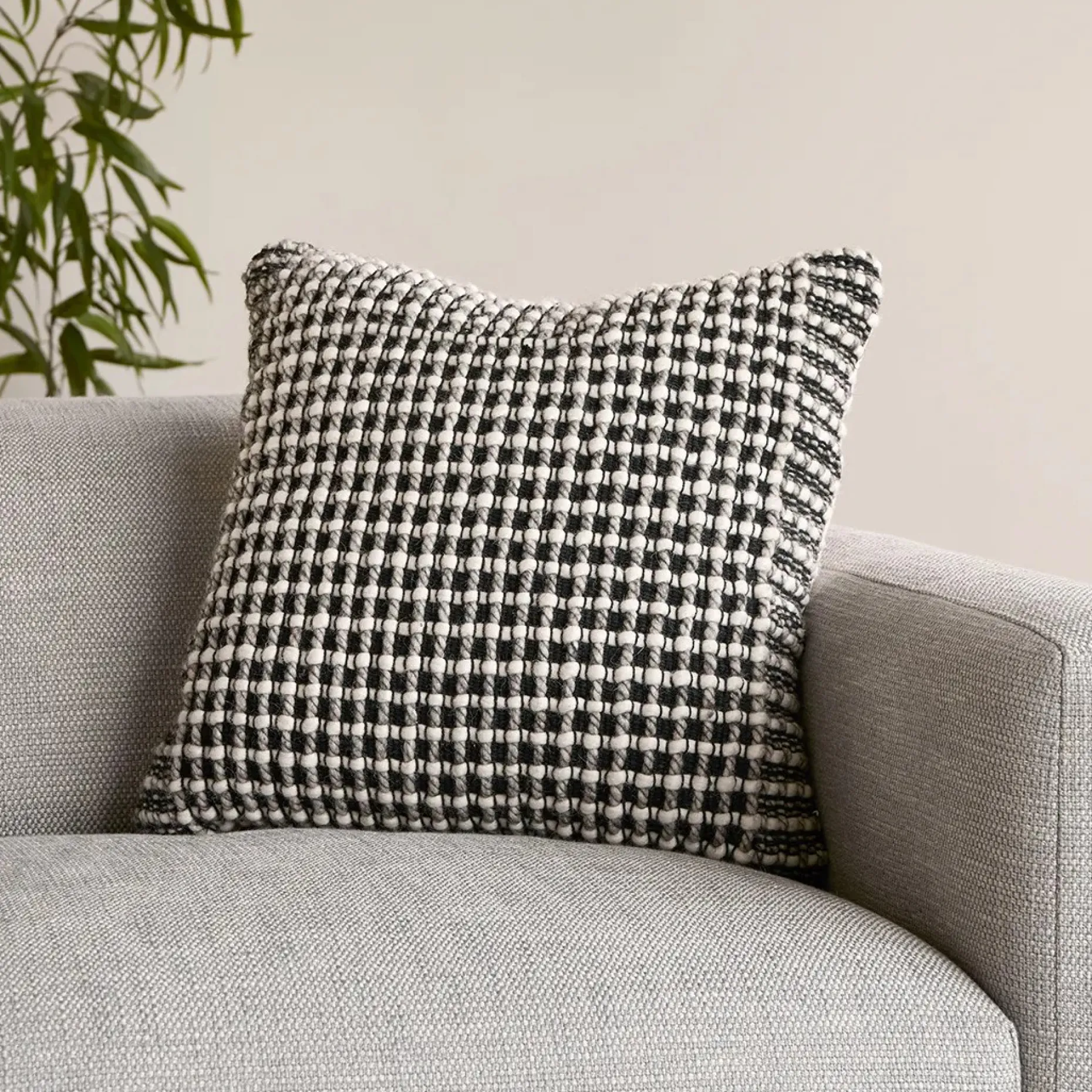 Ren Large Pillow - Black Weave