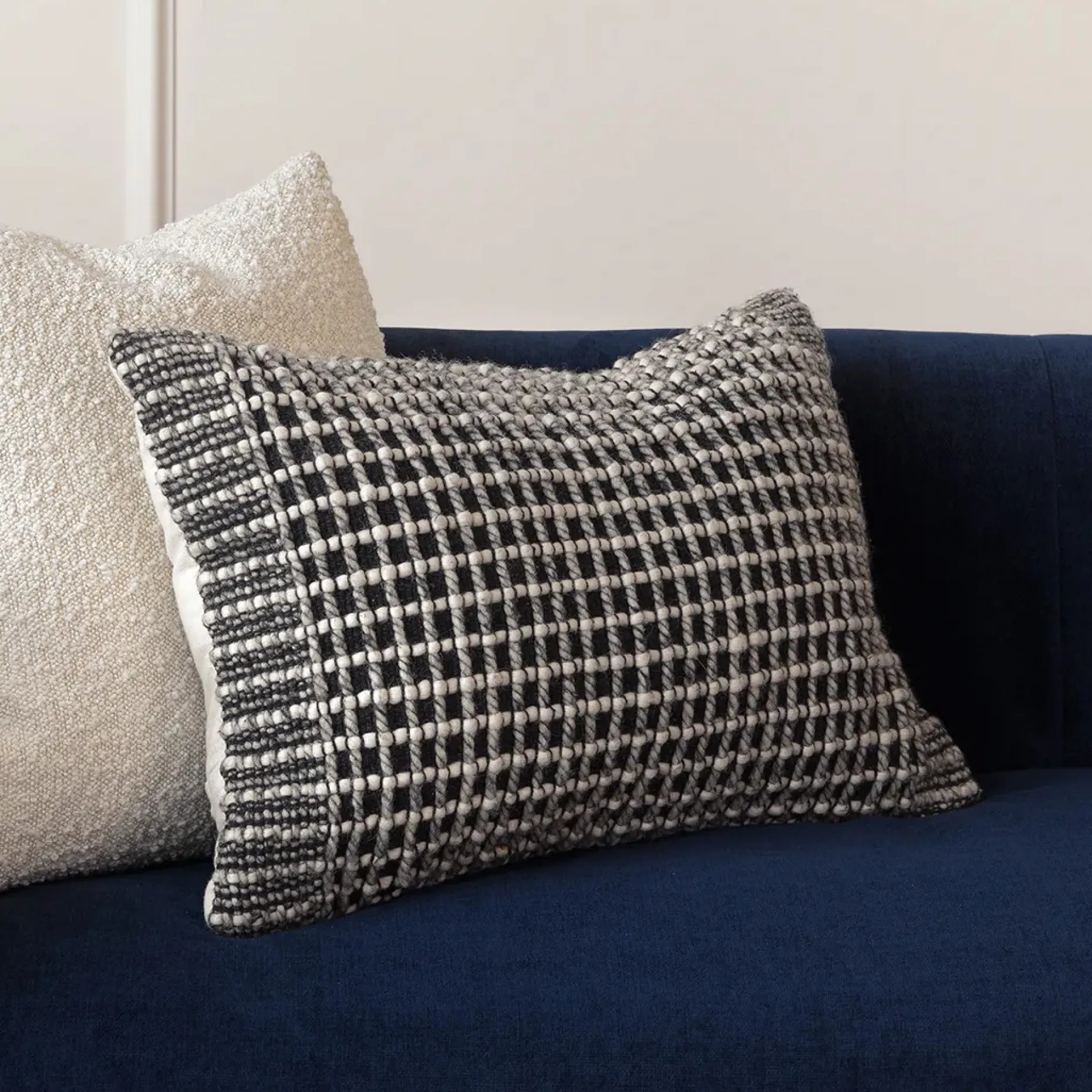 Ren Small Pillow - Black Weave