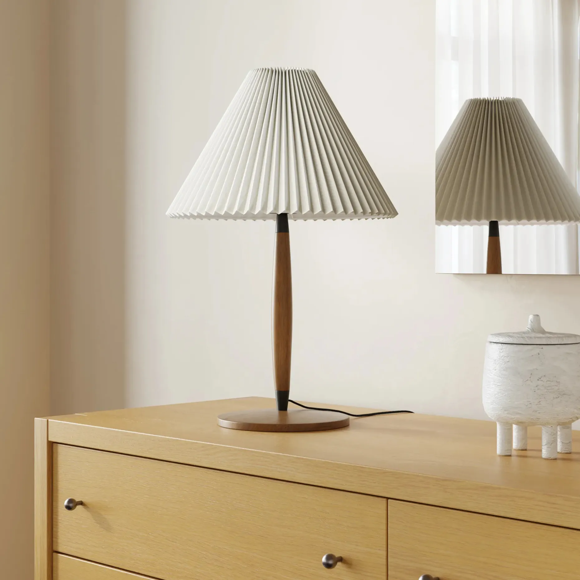 Rye Table Lamp - Walnut