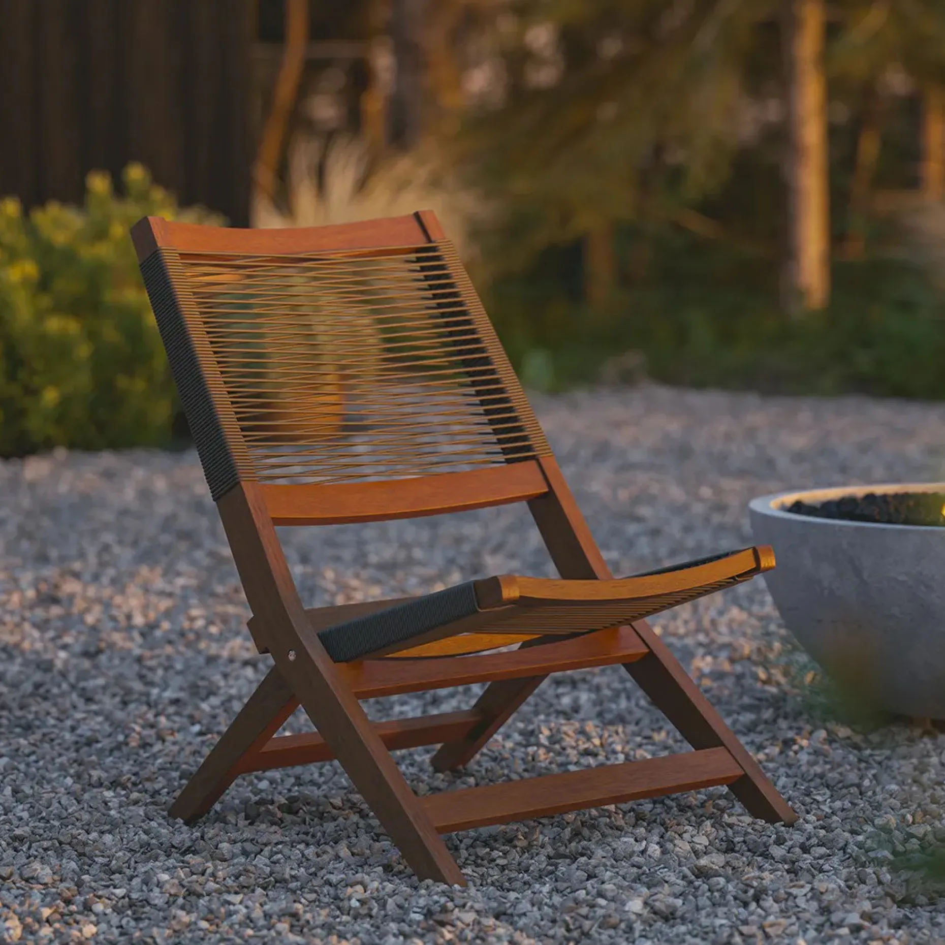 Santo 25.5" Outdoor Folding Lounge Chair - Charcoal
