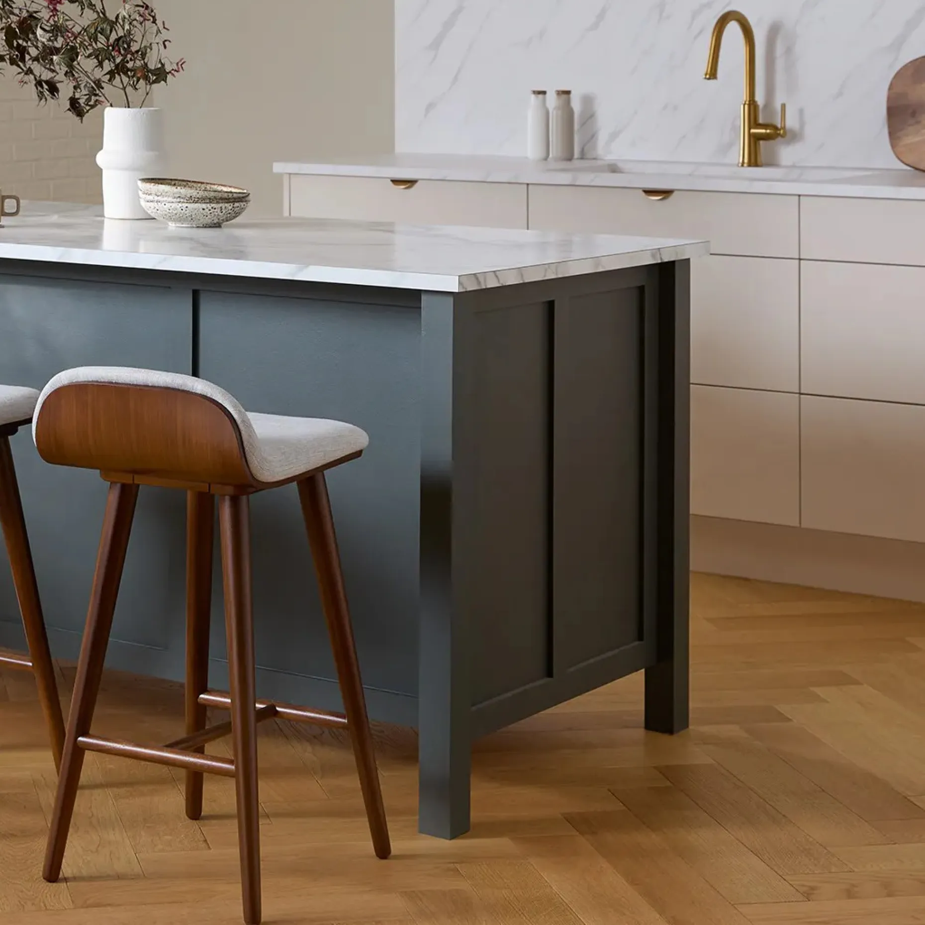 Sede Counter Stool - Walnut and Mist Gray