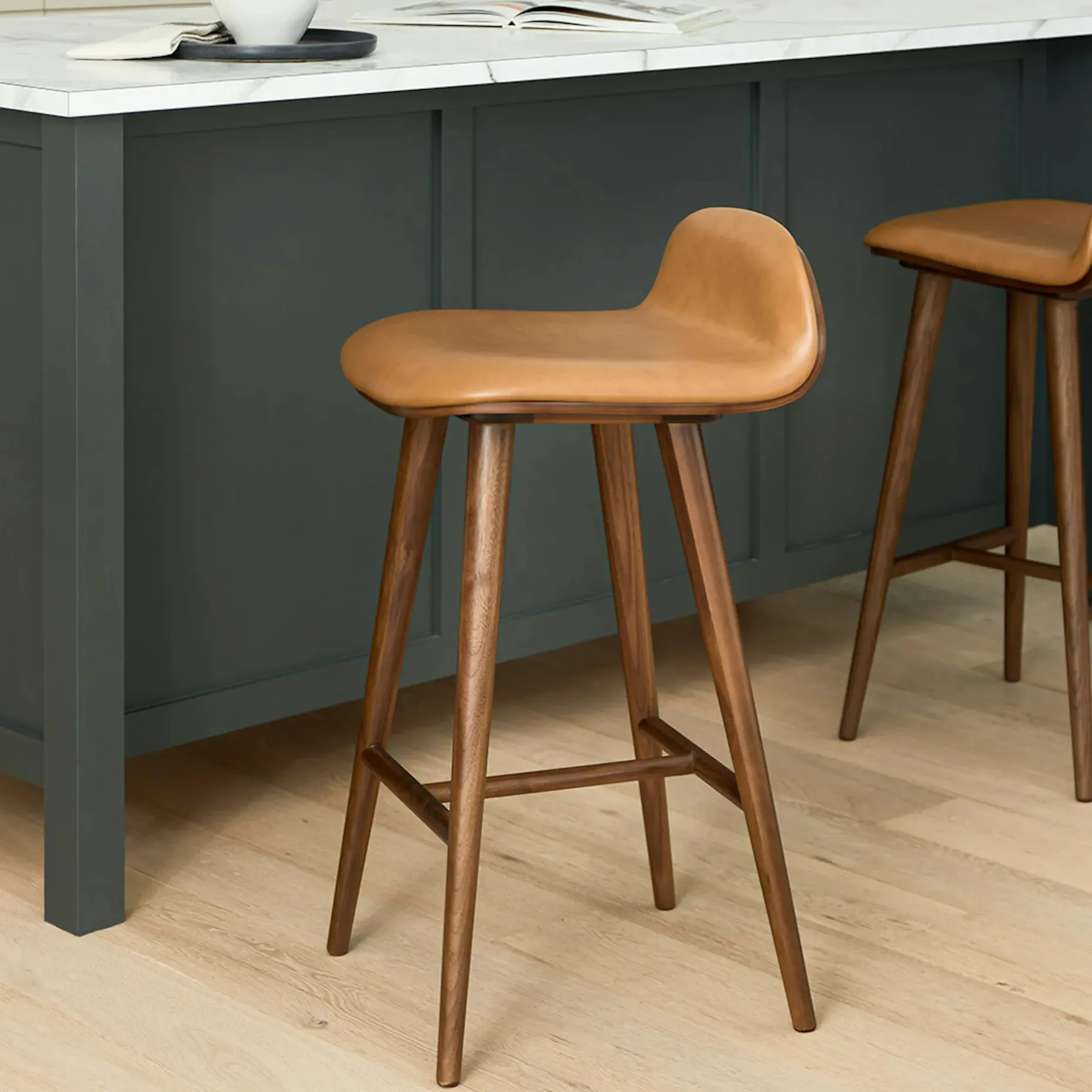 Sede Leather Counter Stool - Walnut and Toscana Tan