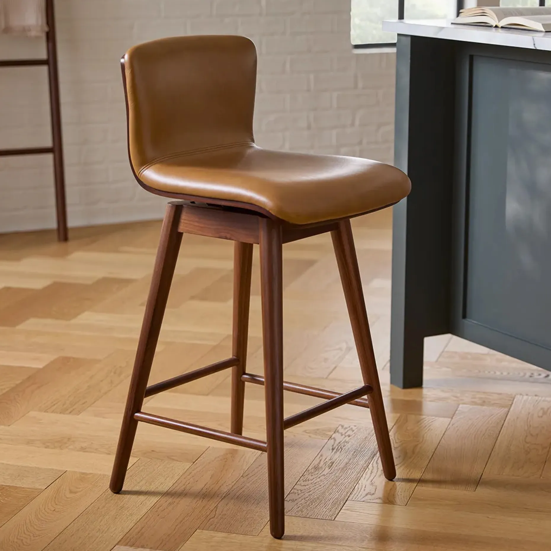 Sede Leather Swivel Counter Stool - Walnut and Toscana Tan