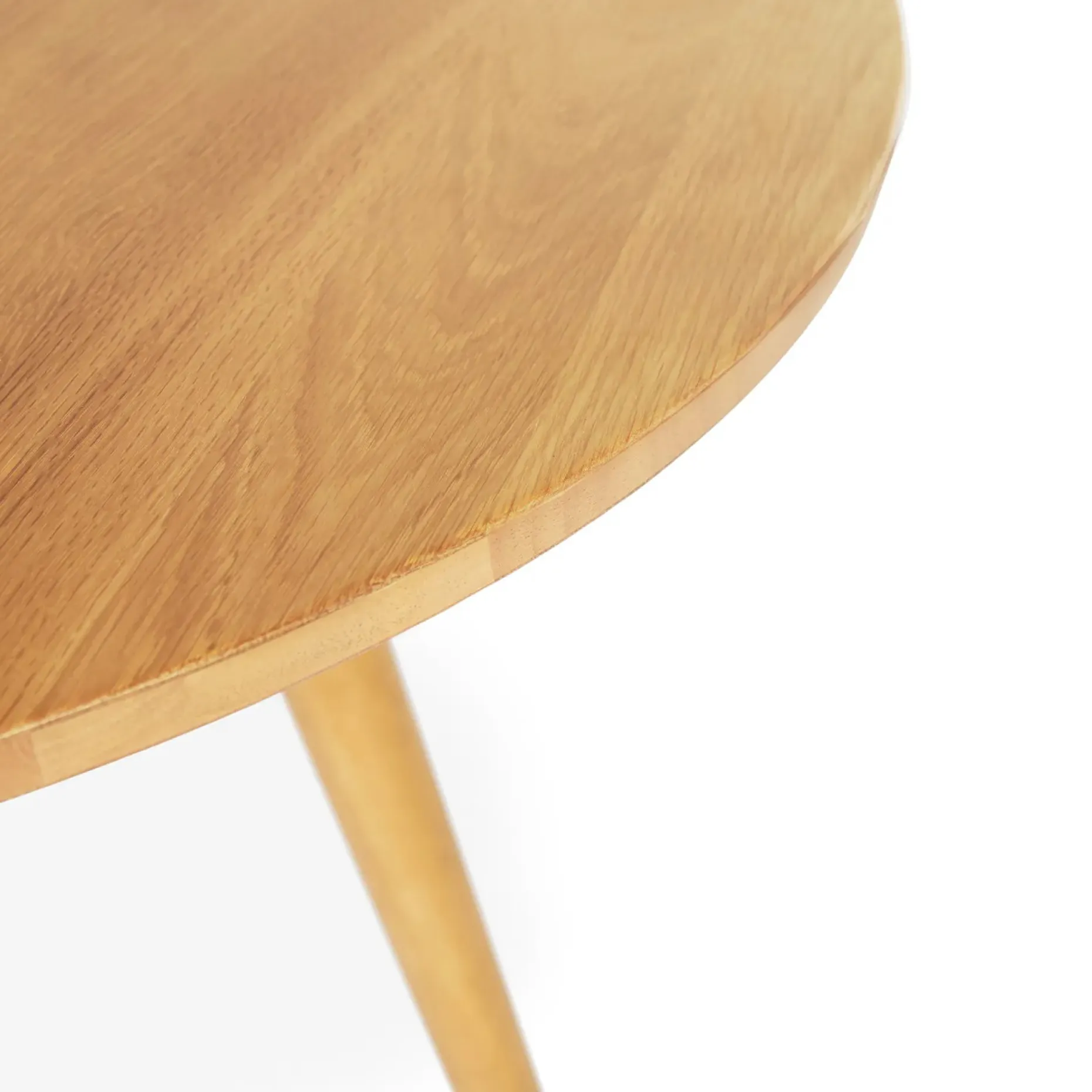 Seno 47" Round Dining Table - Oak