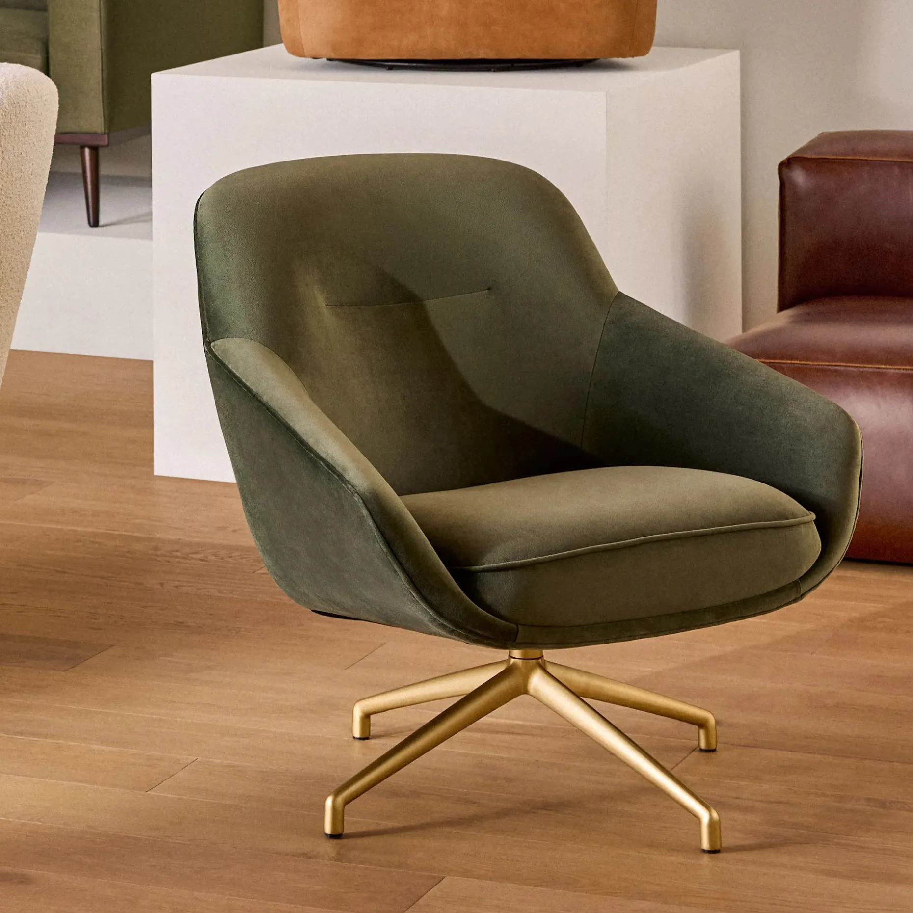 Sterling 33" Velvet Swivel Chair - Hale Fir Green