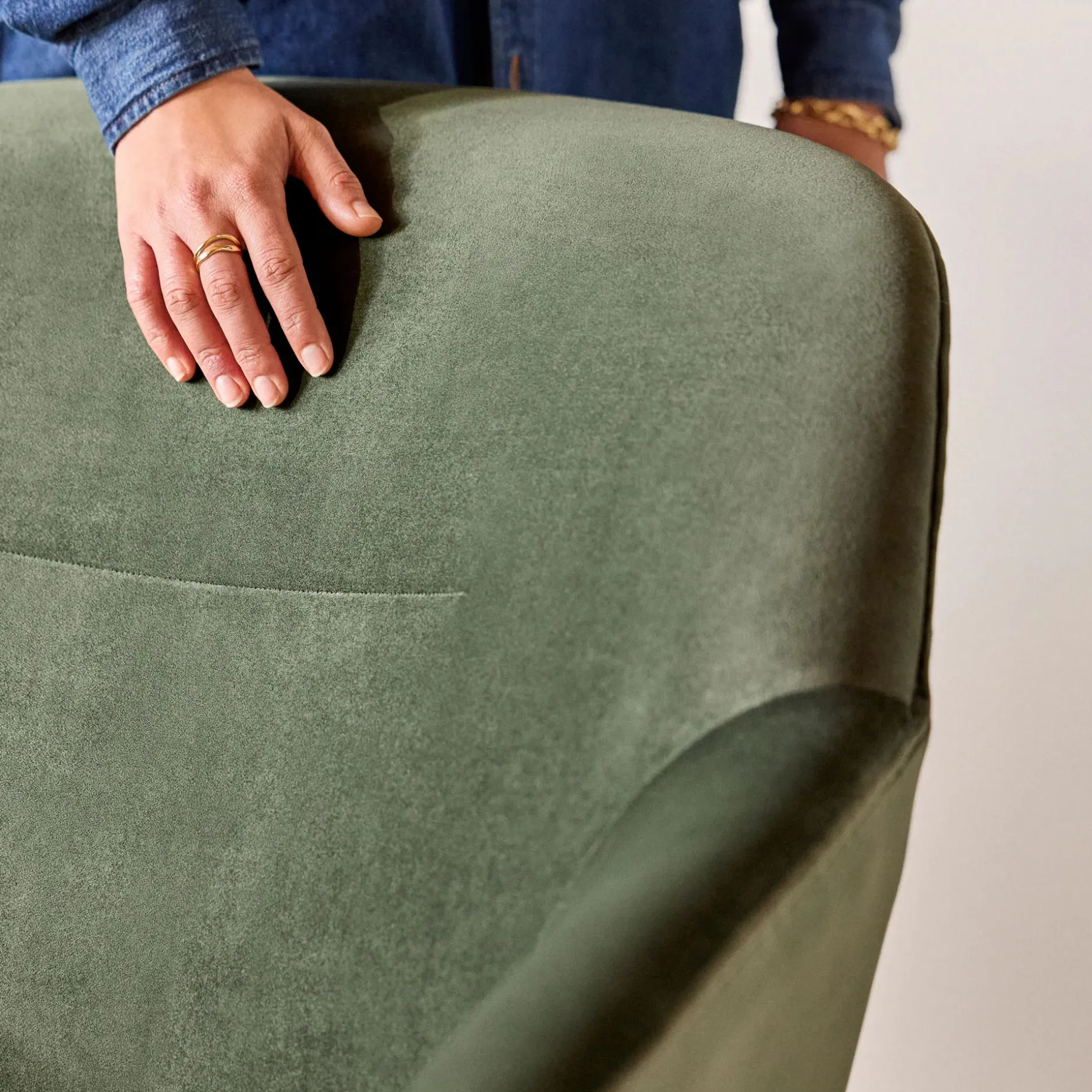 Sterling 33" Velvet Swivel Chair - Hale Fir Green
