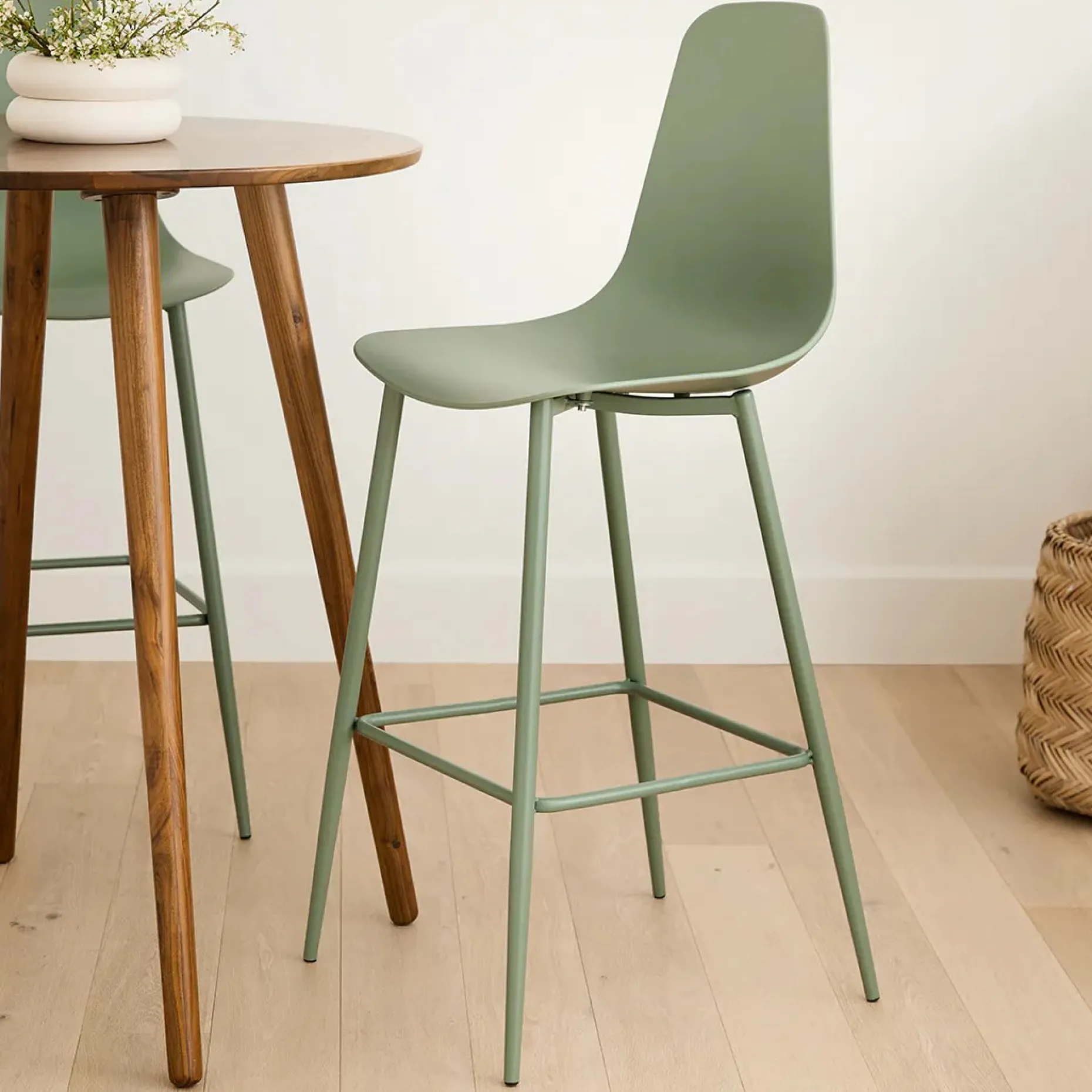 Svelti Bar Stool - Aloe Green
