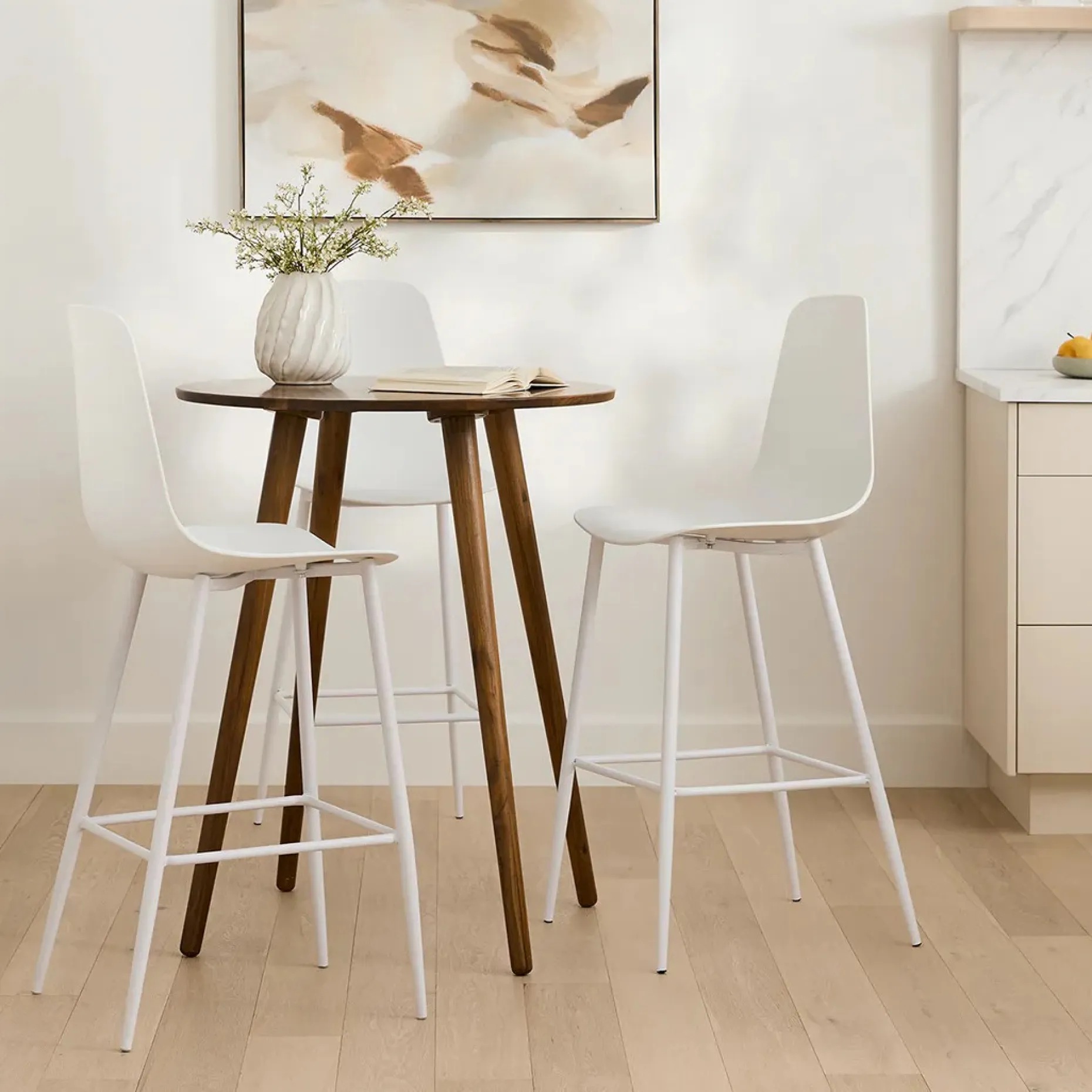 Svelti Bar Stool - Pure White