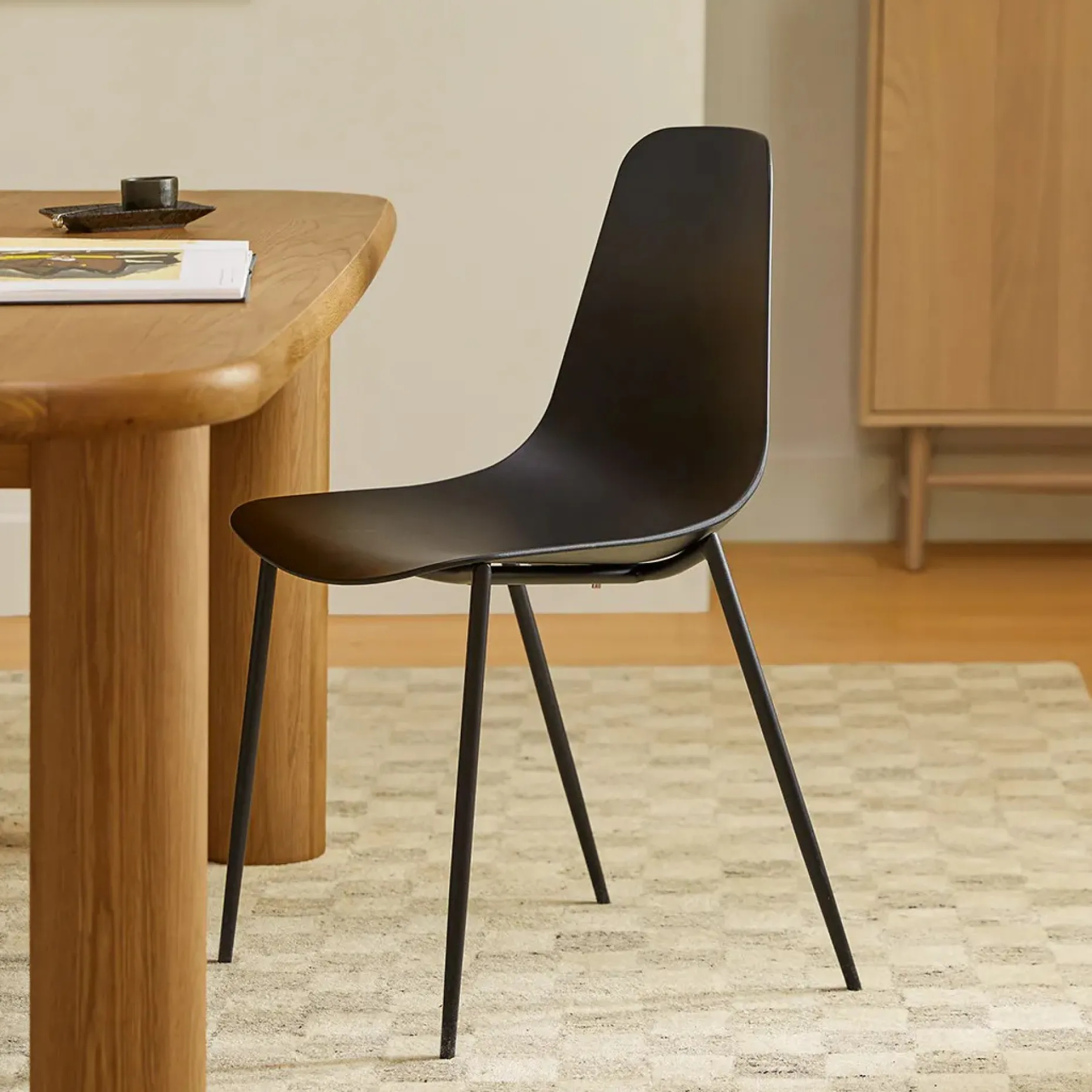 Svelti Dining Chair - Pure Black