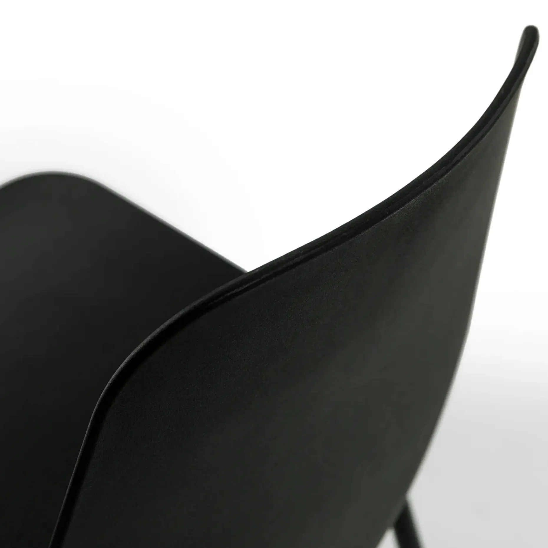 Svelti Dining Chair - Pure Black