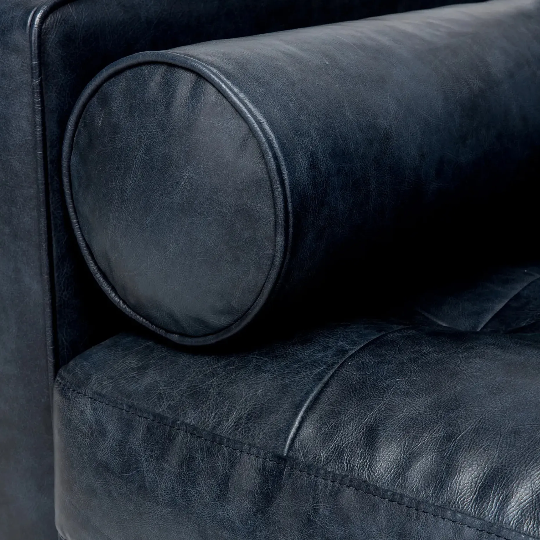 Sven 42" Tufted Leather Lounge Chair - Oxford Blue