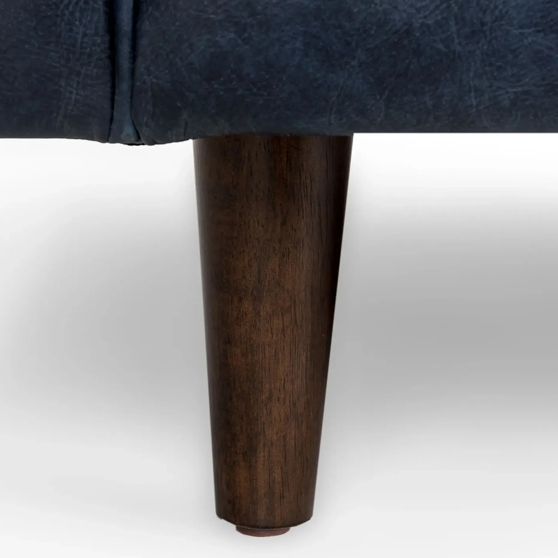 Sven 42" Tufted Leather Lounge Chair - Oxford Blue