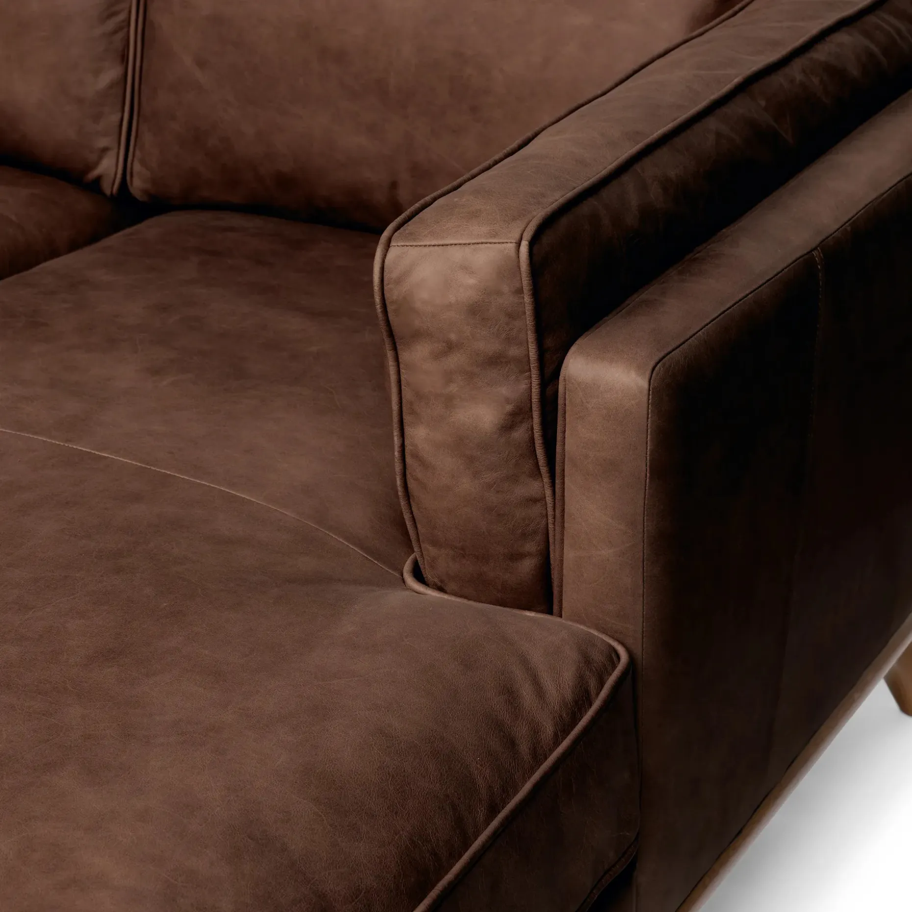 Timber 93" Leather Right Sectional - Charme Chocolat