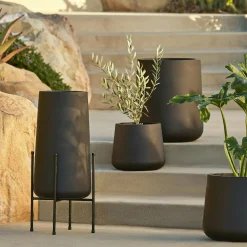 Tuva Narrow Indoor/Outdoor Planter - Black
