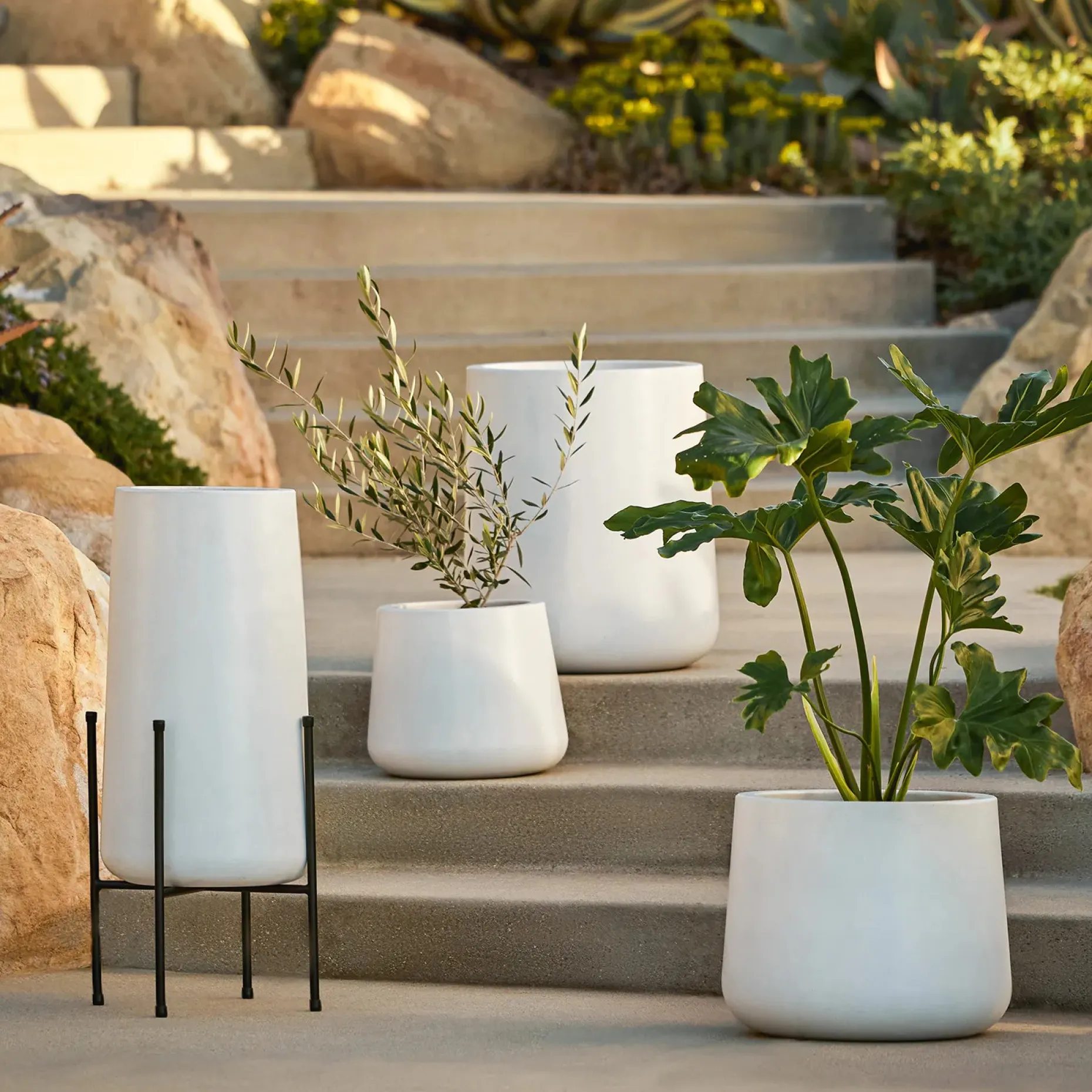 Tuva Narrow Indoor/Outdoor Planter Stand - Black