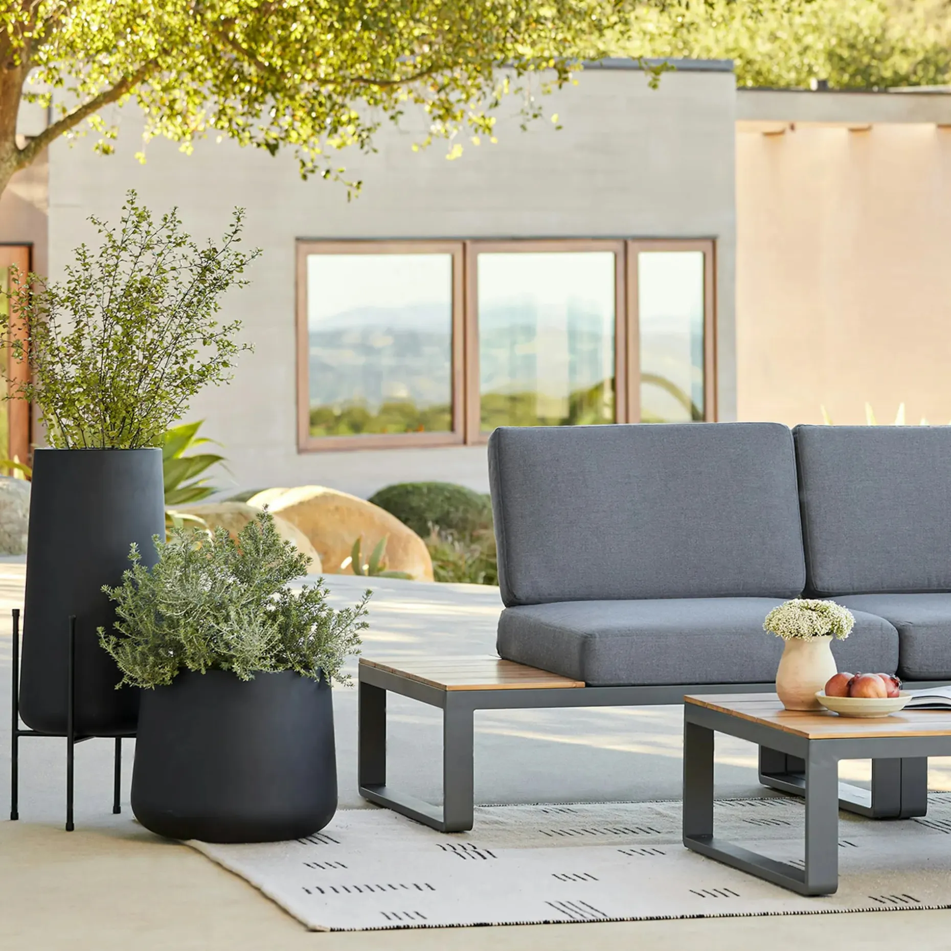 Tuva Wide Indoor/Outdoor Planter - Black