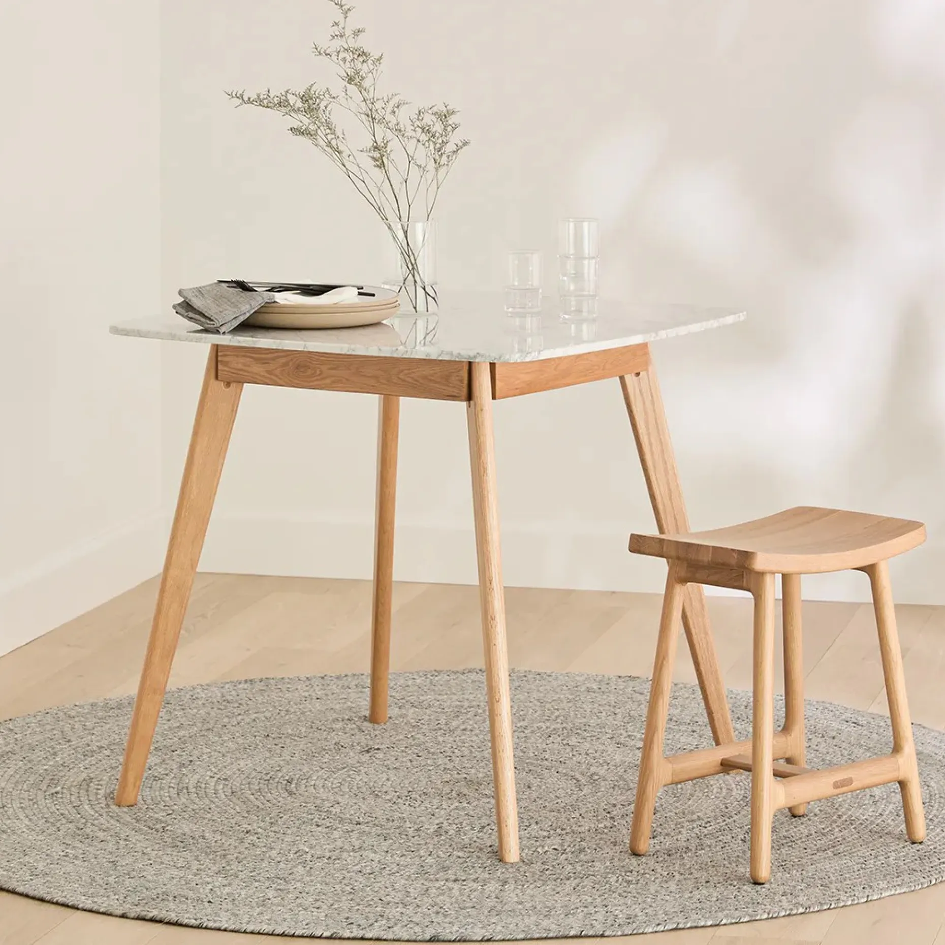 Vena Cafe Table - Oak and Marble